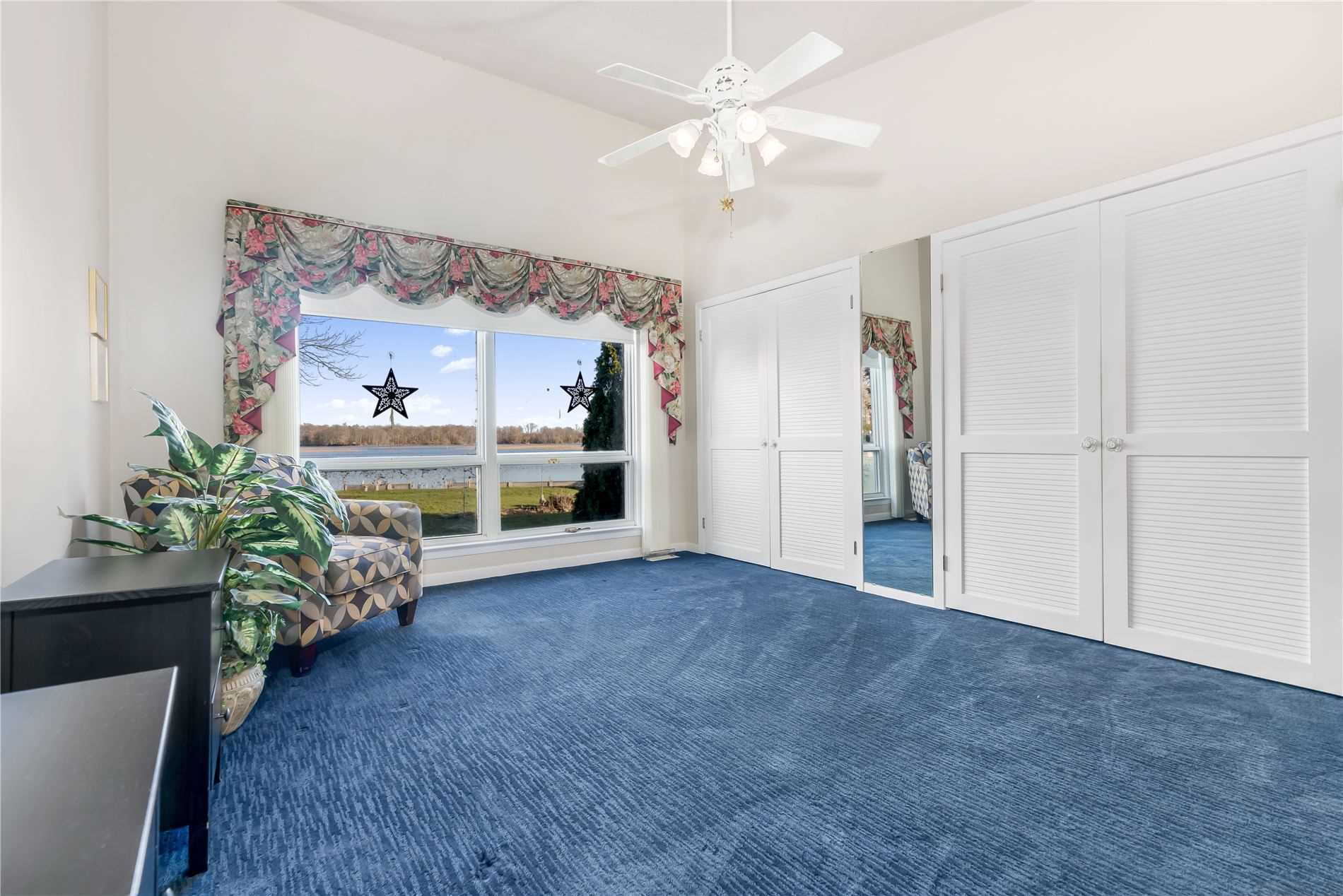 655 Glen Cres