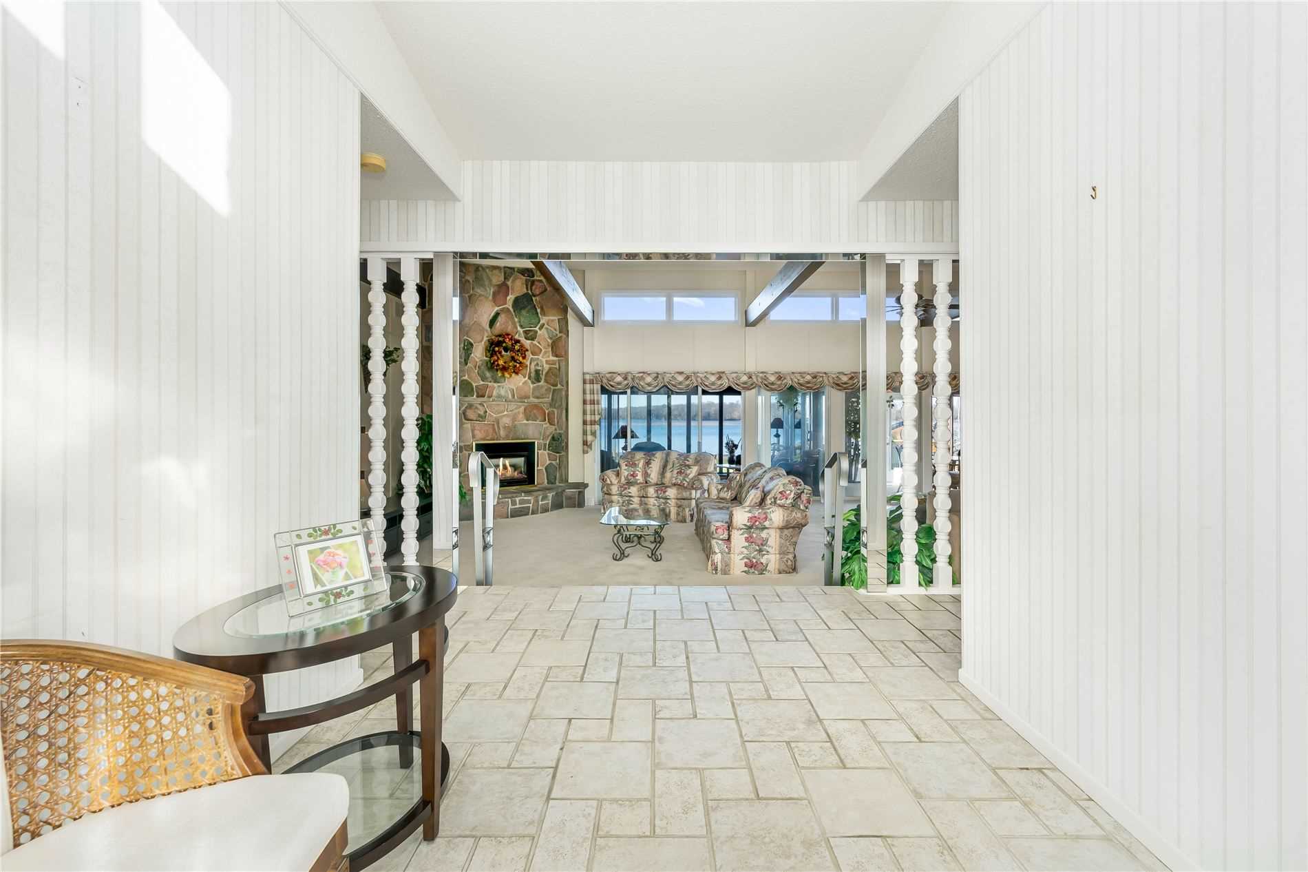 655 Glen Cres