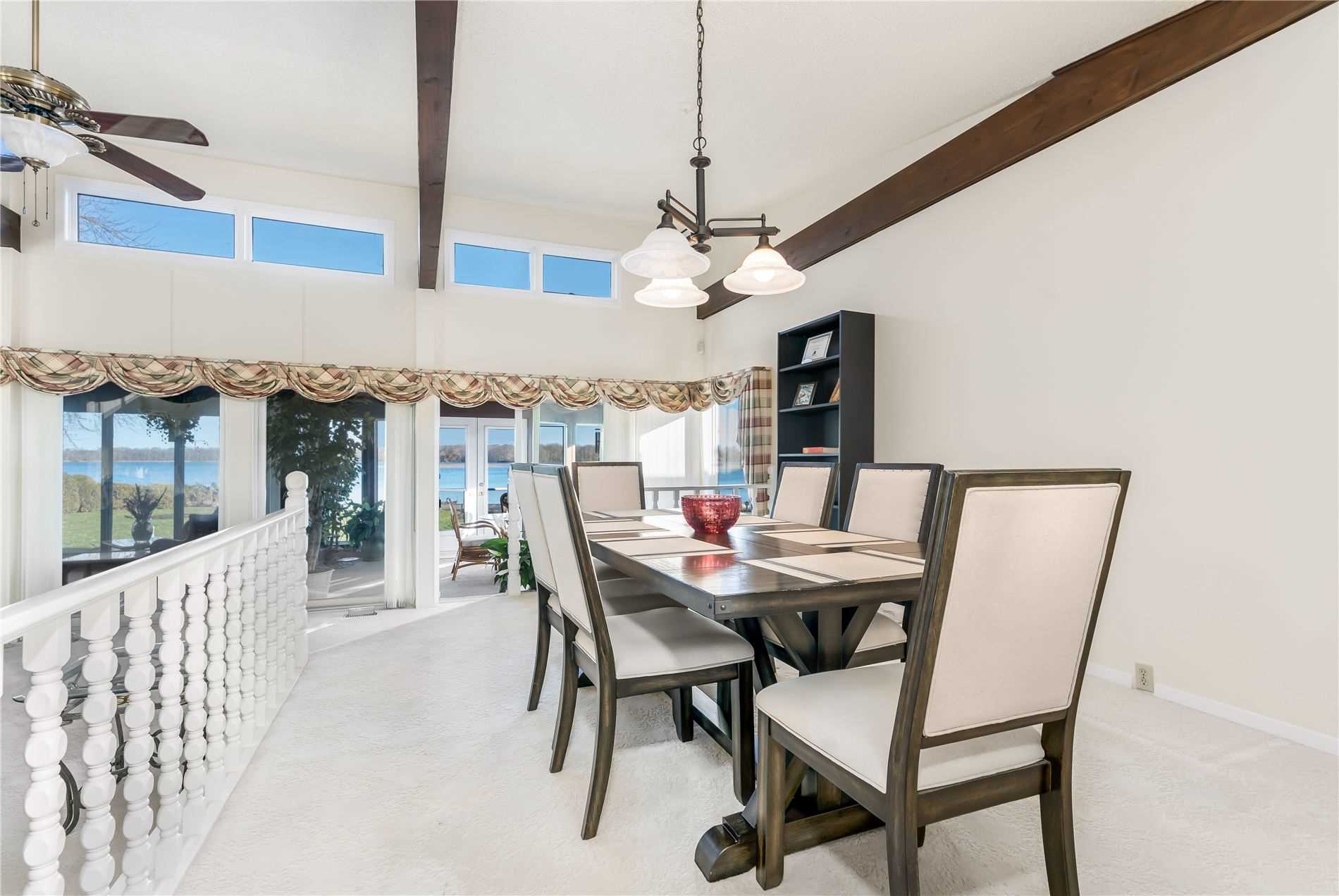 655 Glen Cres