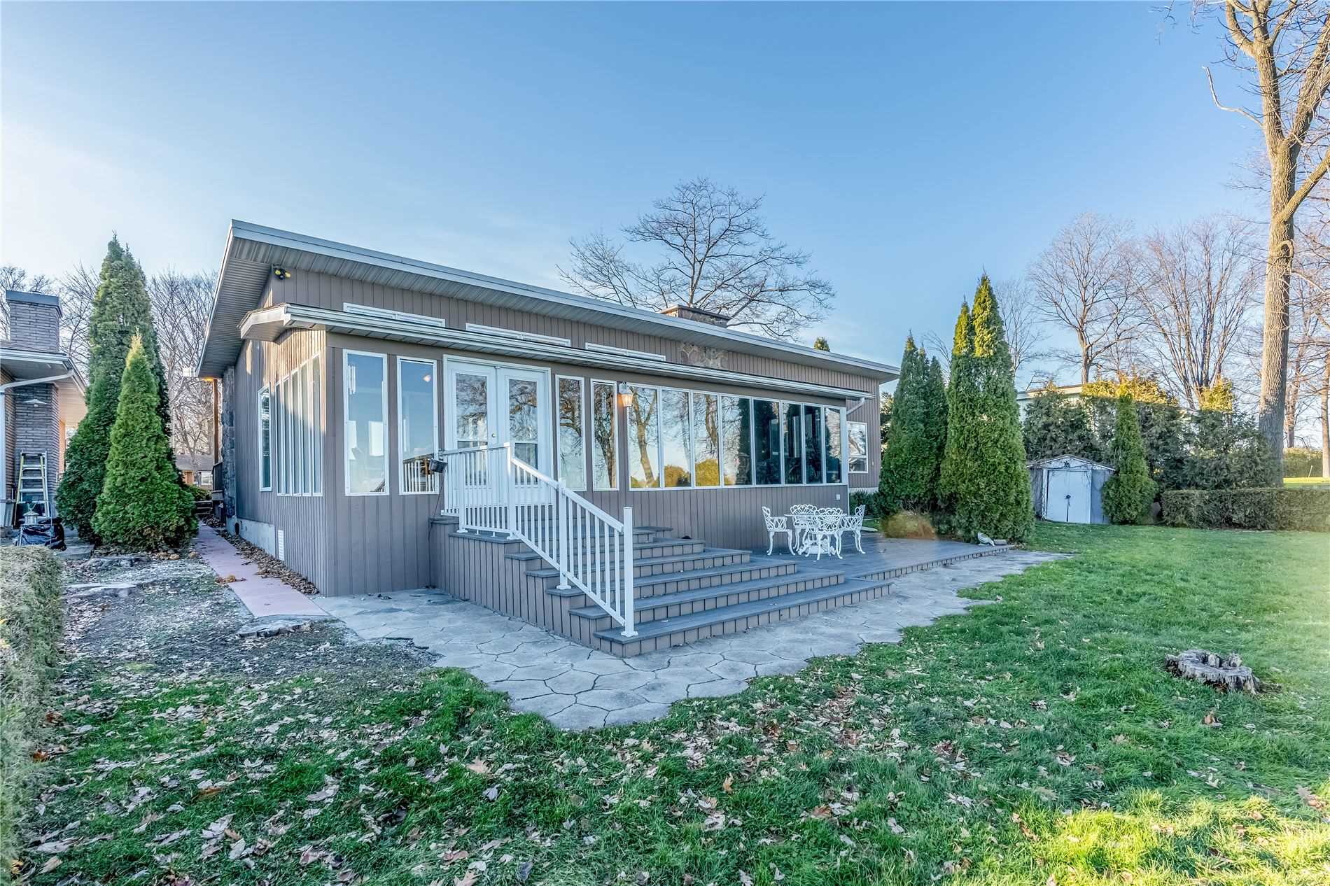 655 Glen Cres