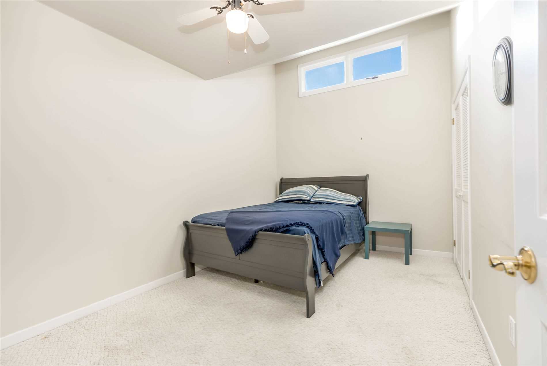 655 Glen Cres