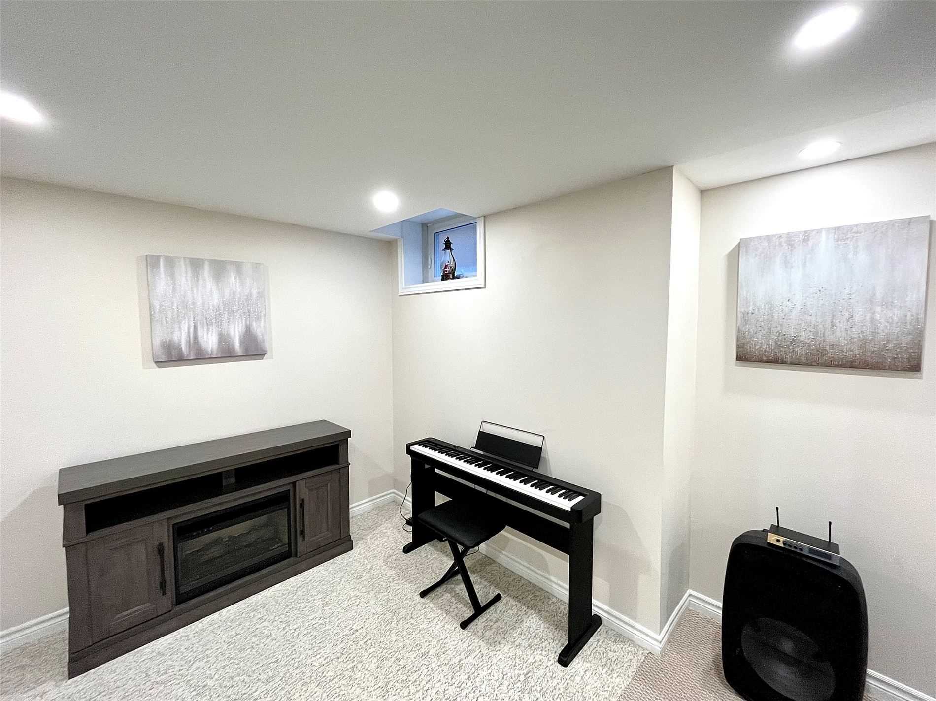 60 Taylor Dr