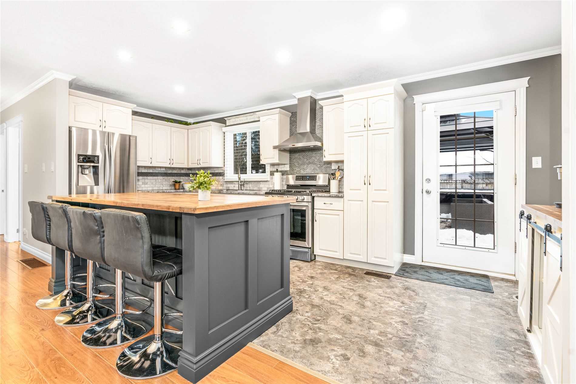 12 Huron St