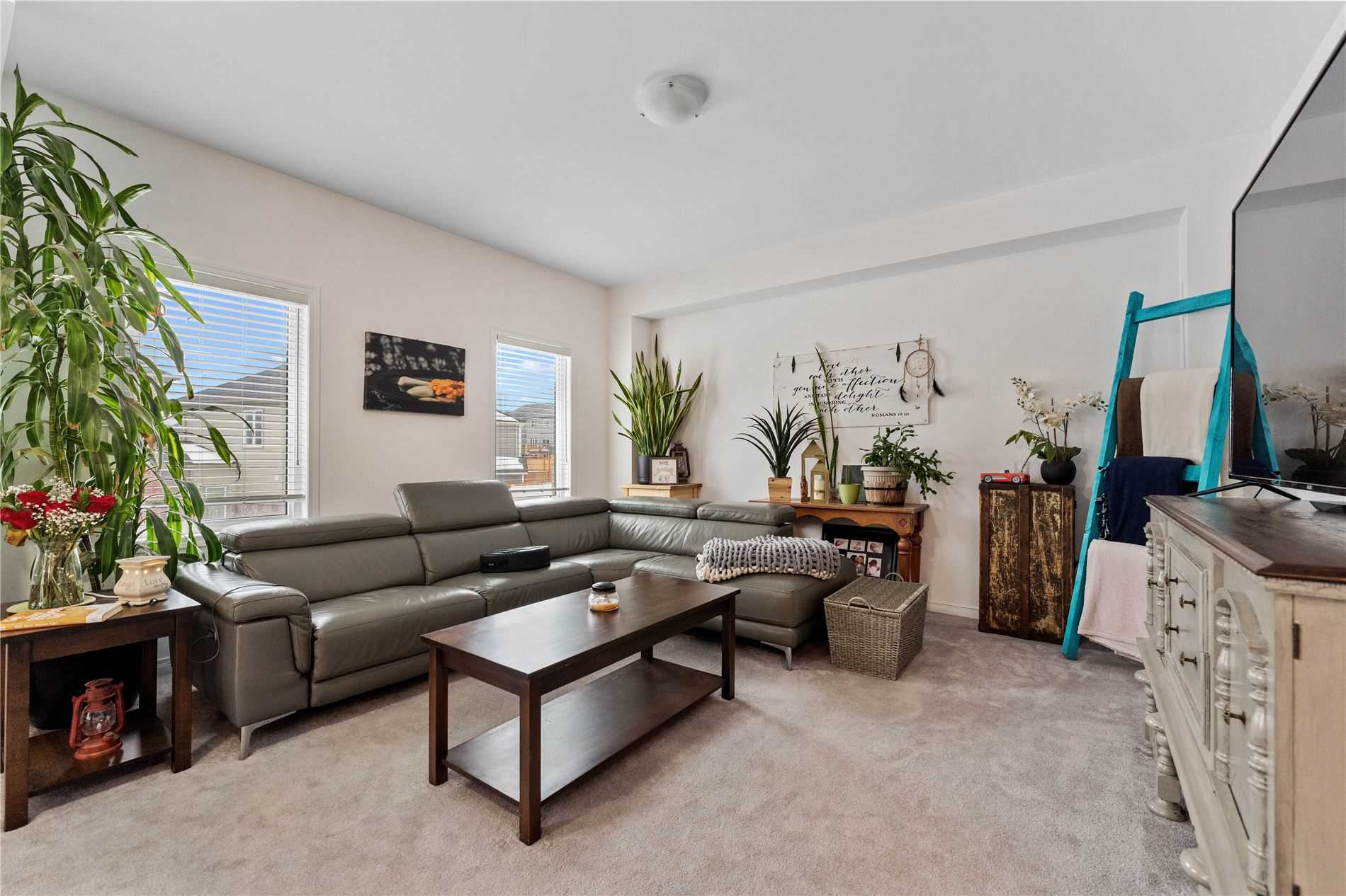 242 Diana Dr