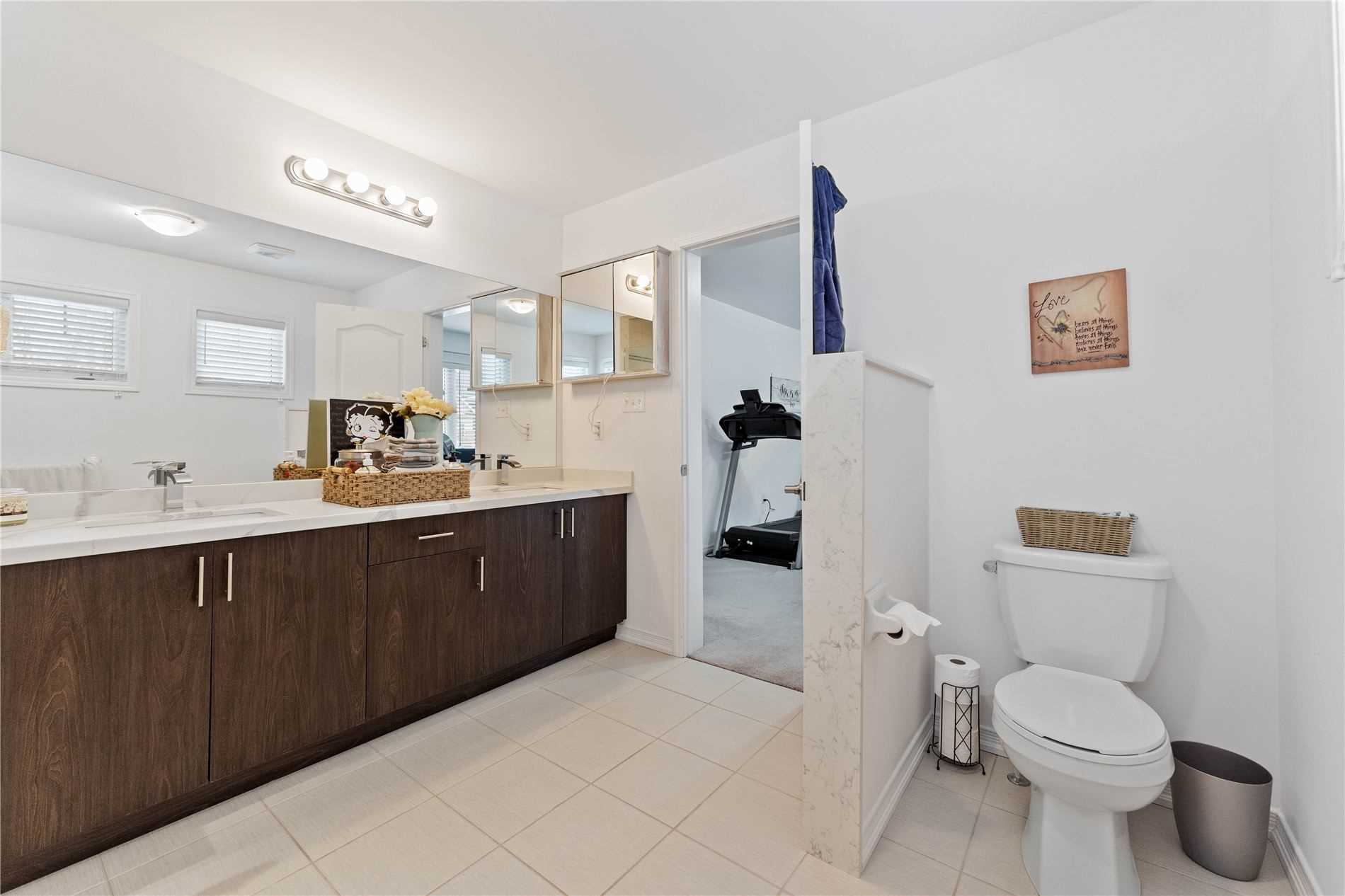 242 Diana Dr