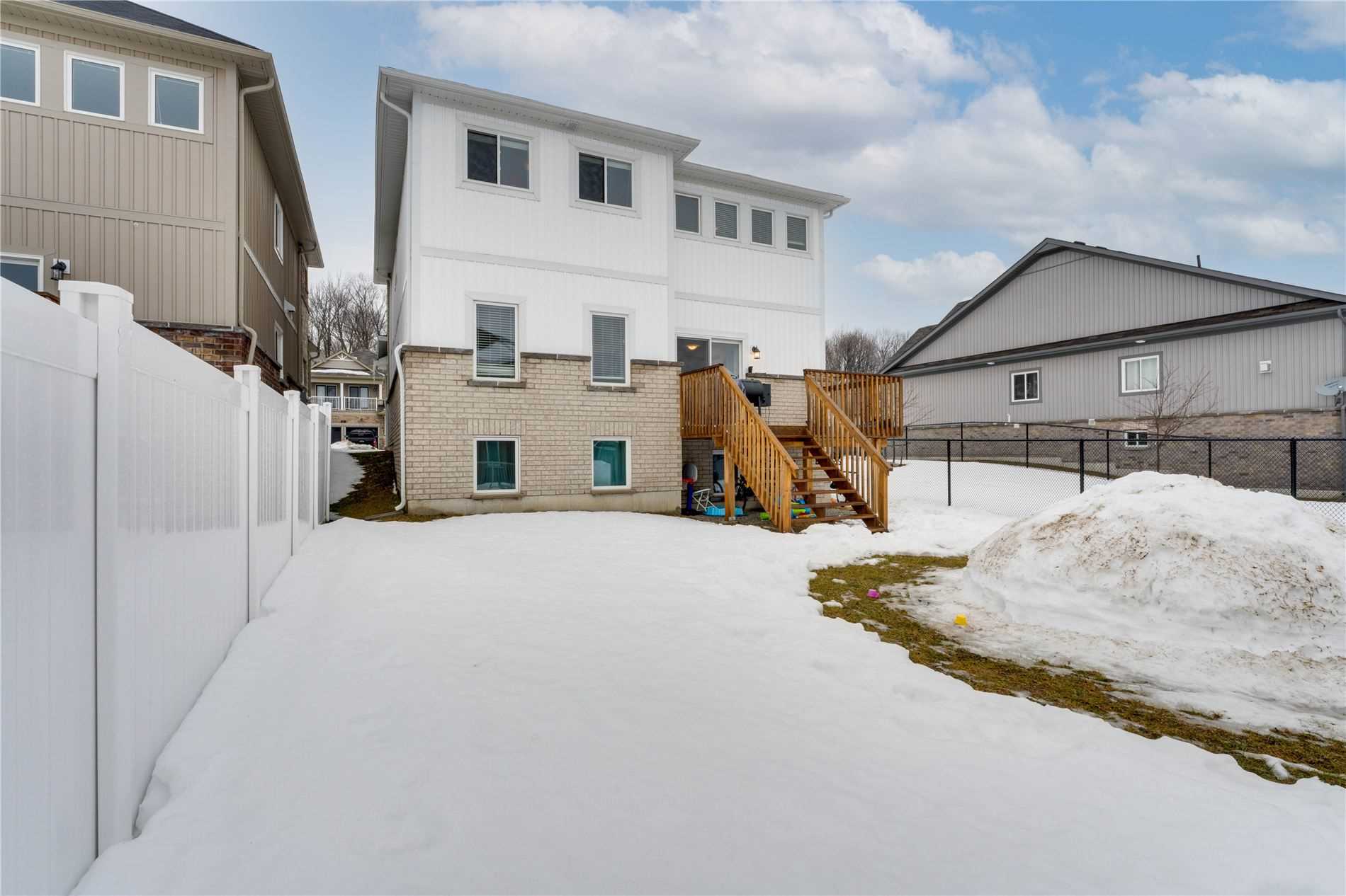 242 Diana Dr