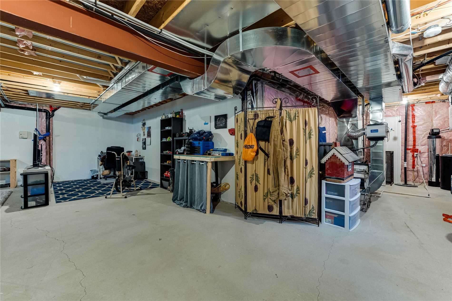 242 Diana Dr
