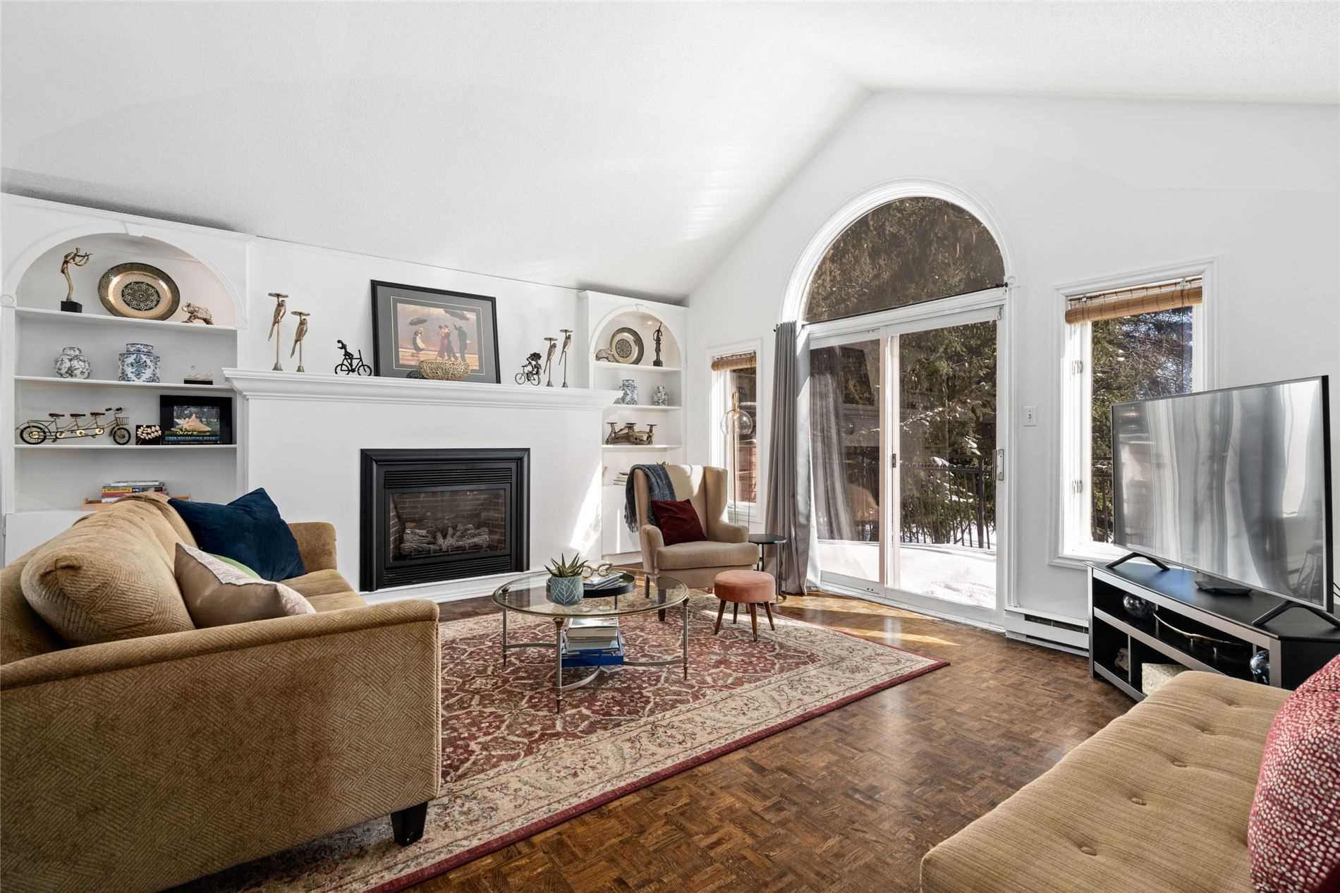 66 Parkside Dr