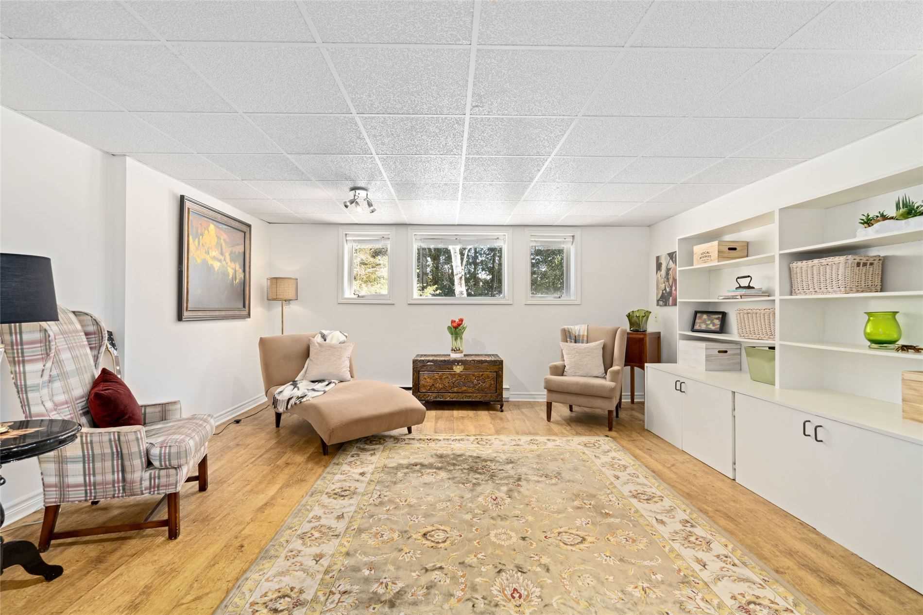 66 Parkside Dr