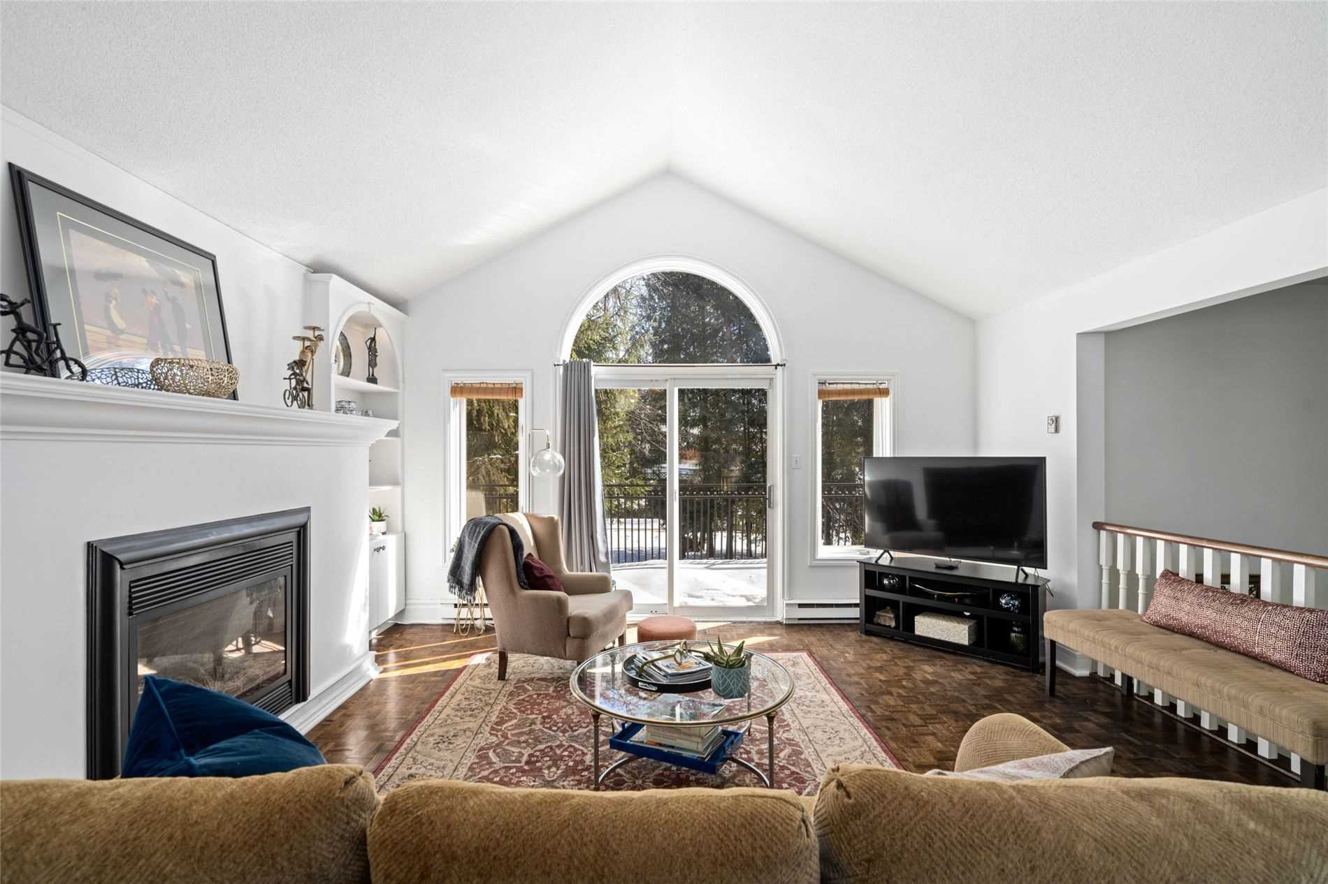 66 Parkside Dr