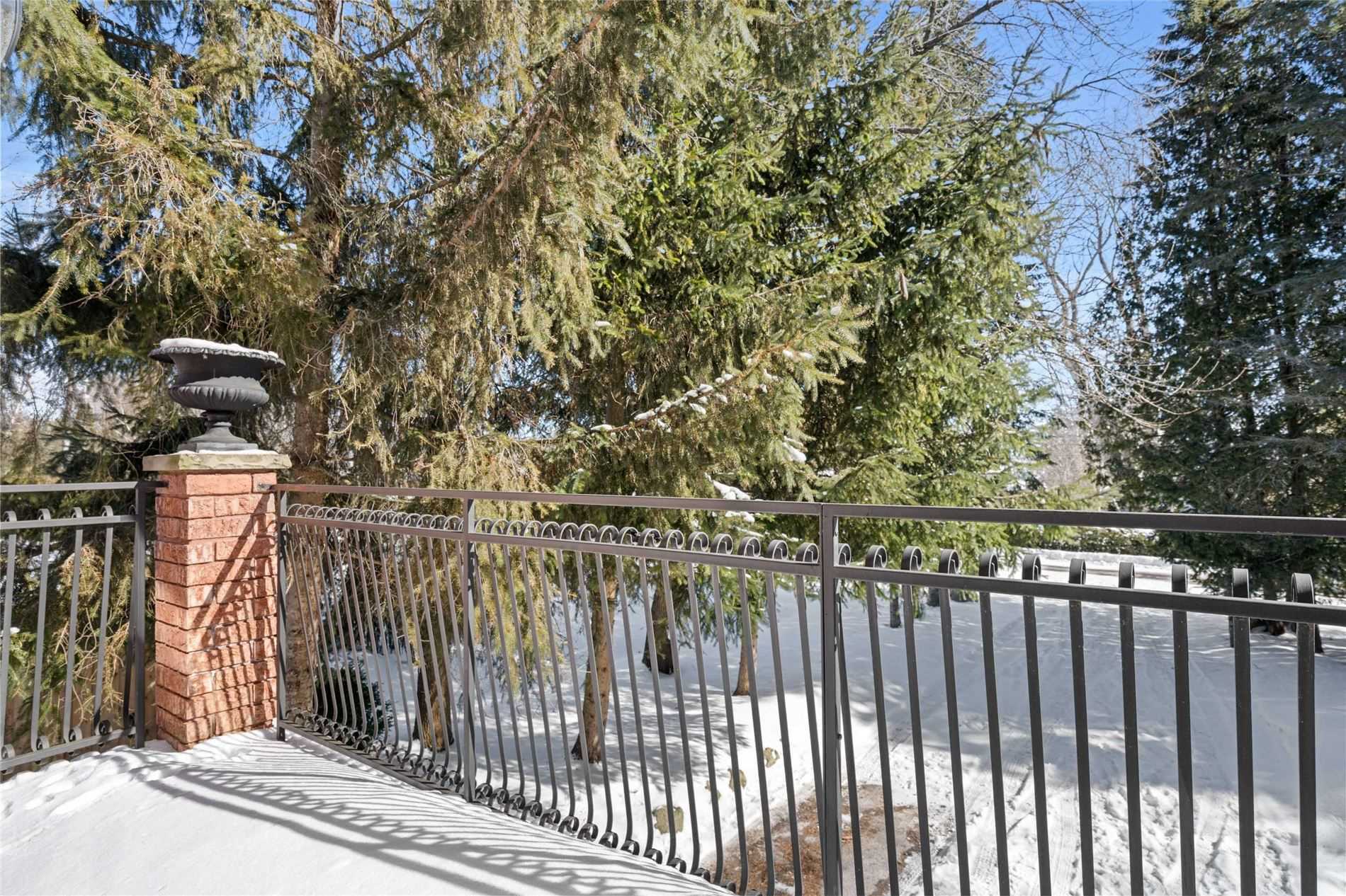 66 Parkside Dr