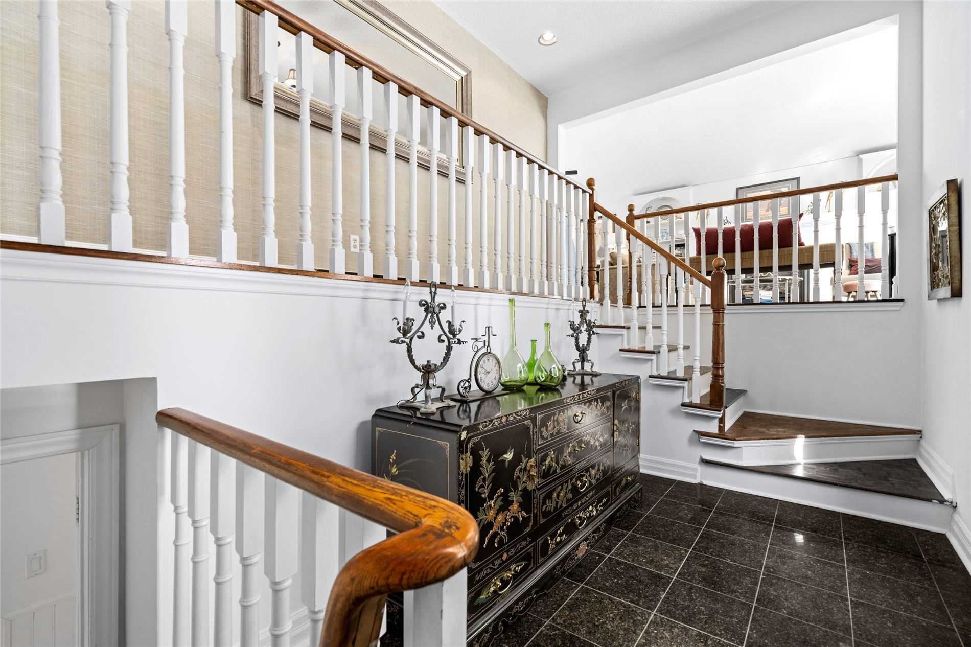 66 Parkside Dr