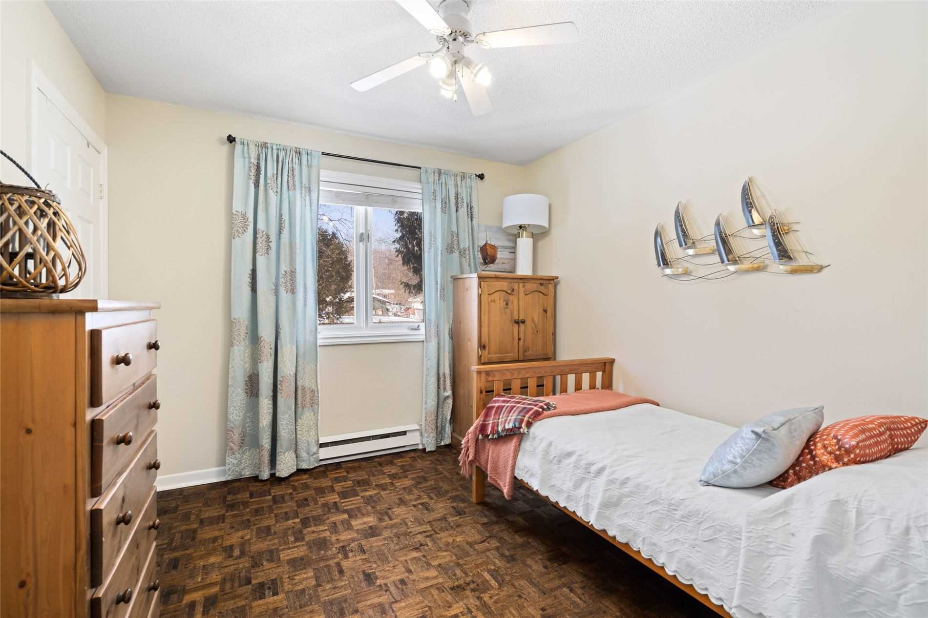66 Parkside Dr