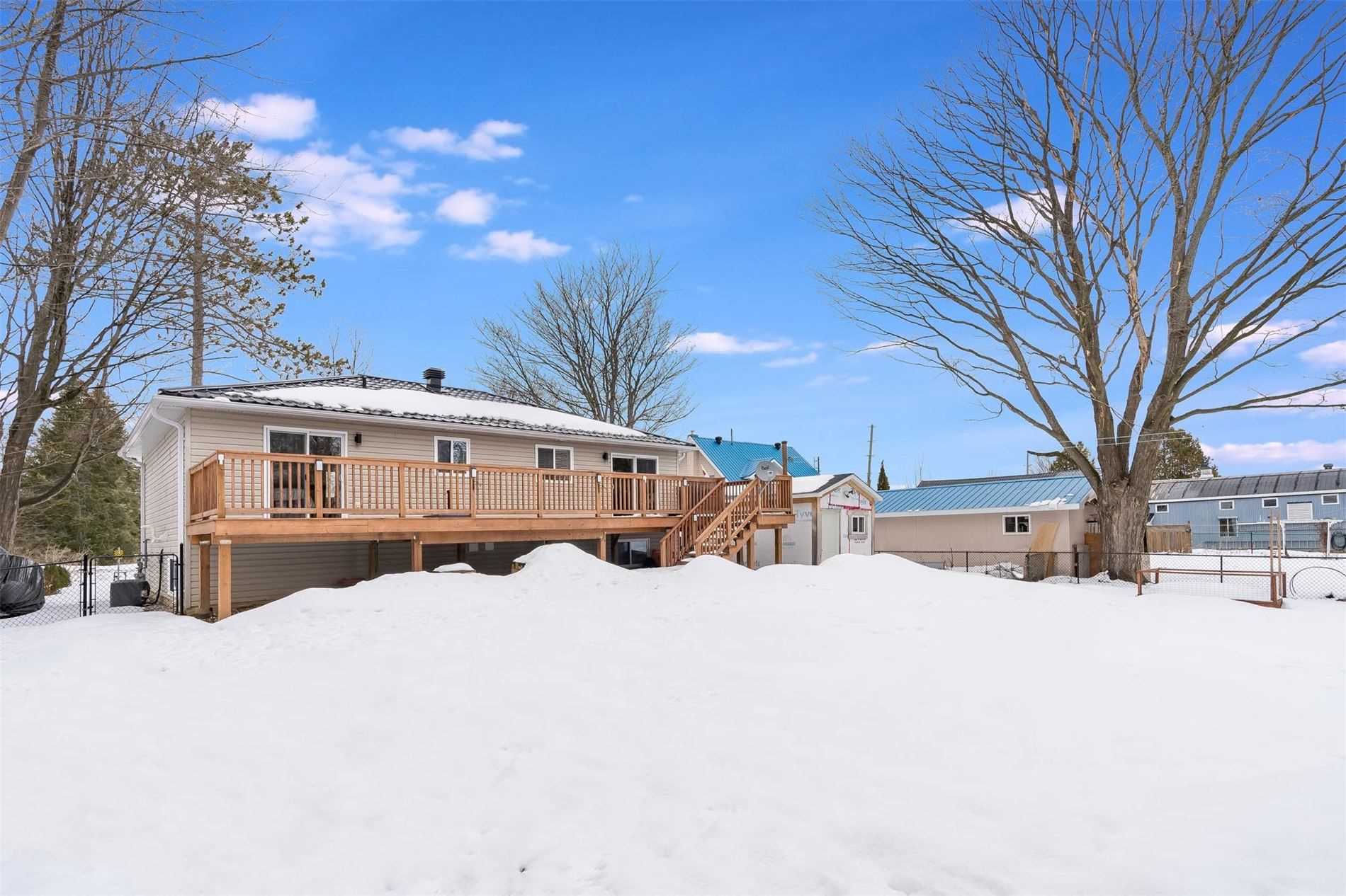 229 Moonstone Rd E