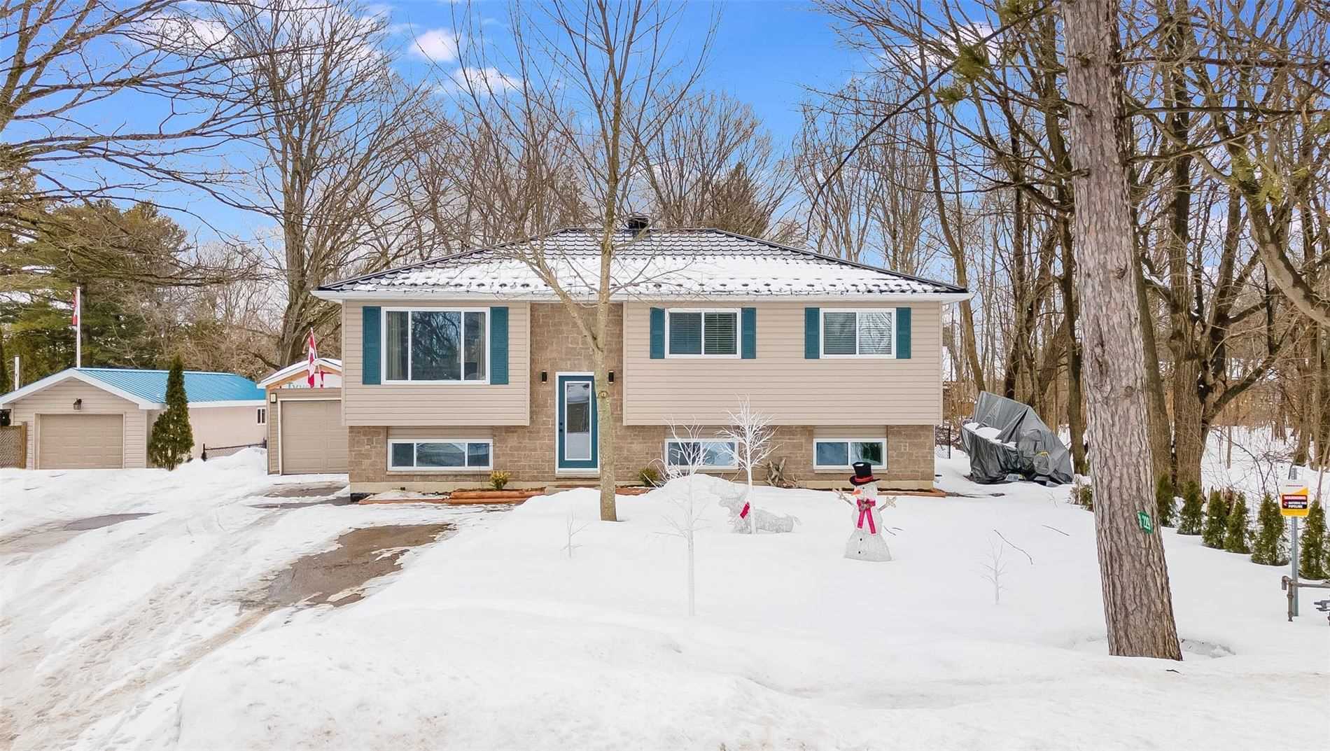 229 Moonstone Rd E