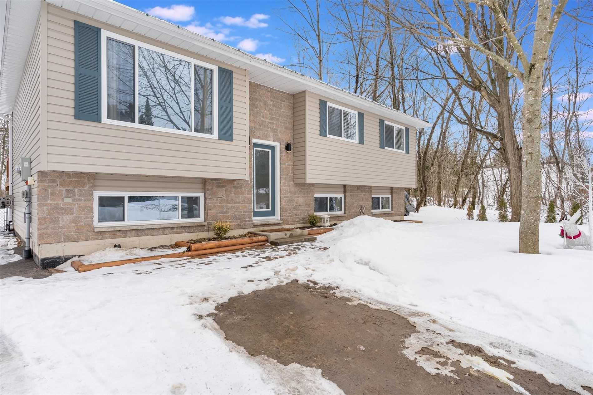 229 Moonstone Rd E