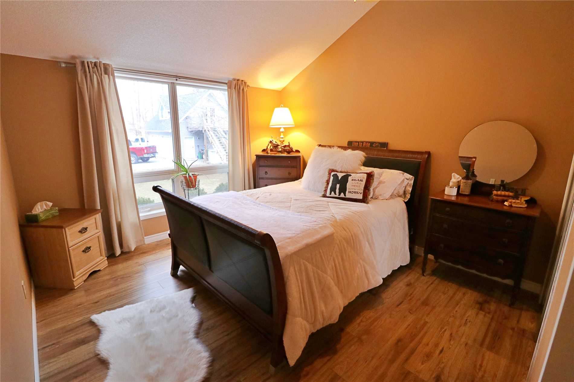 79 Simcoe Rd