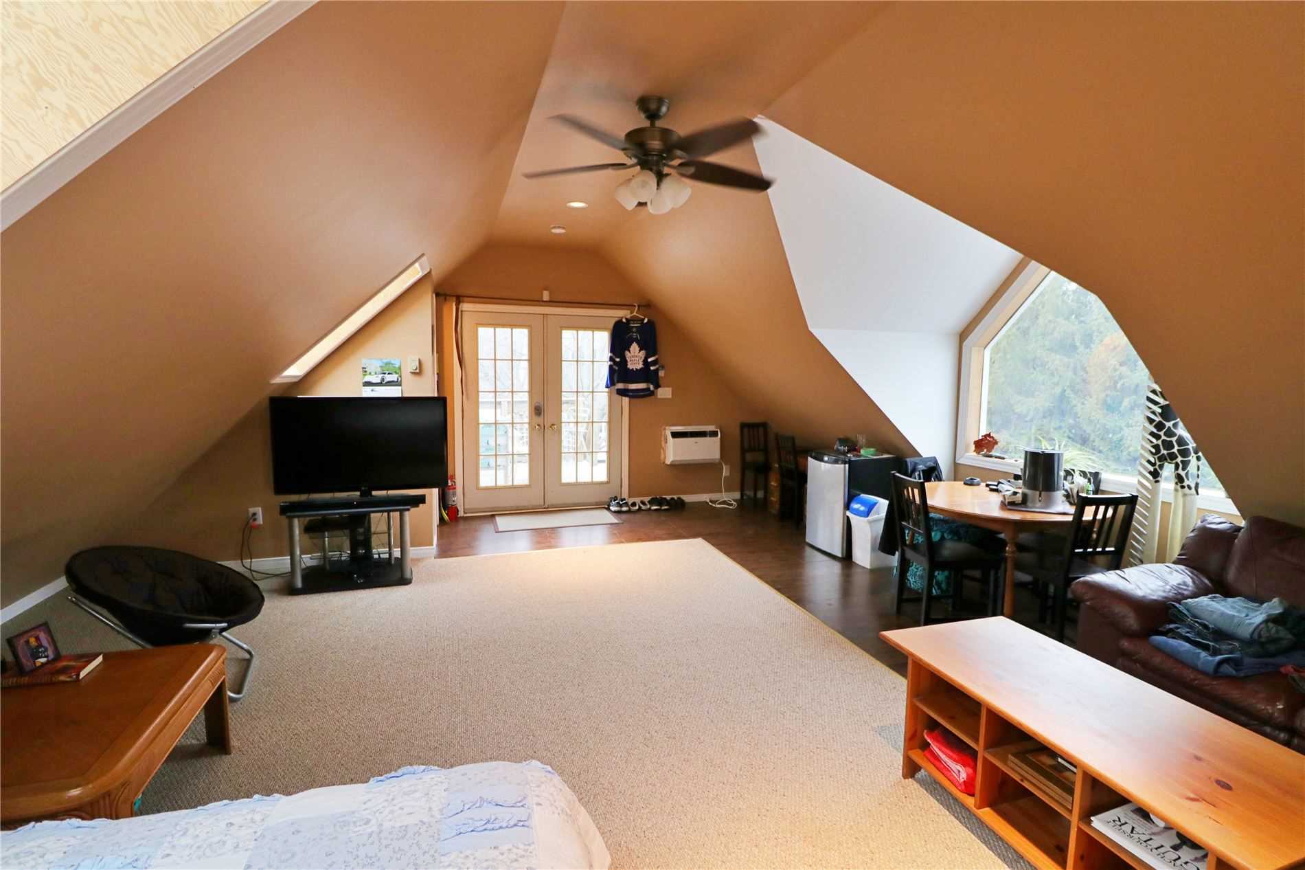 79 Simcoe Rd