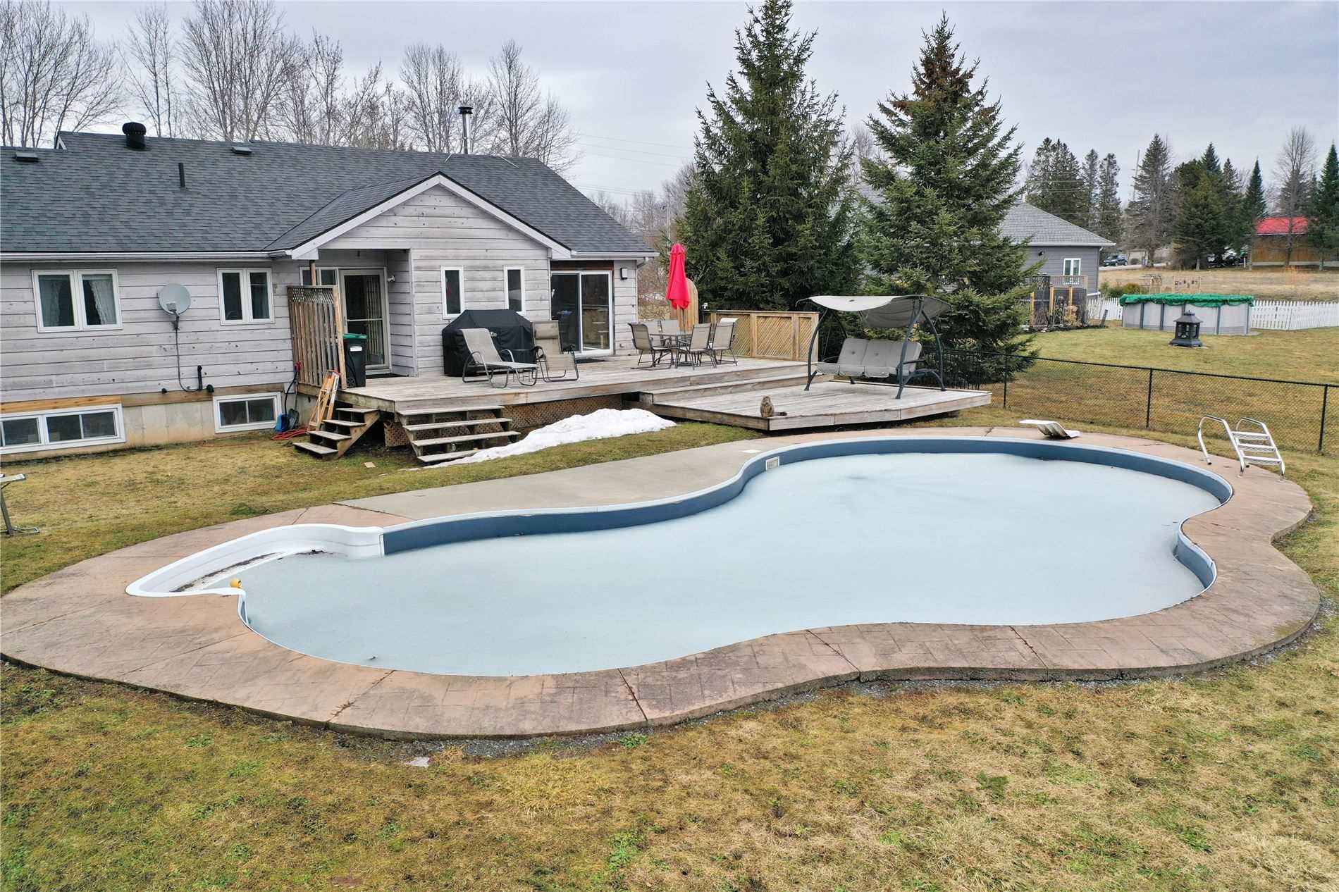 79 Simcoe Rd