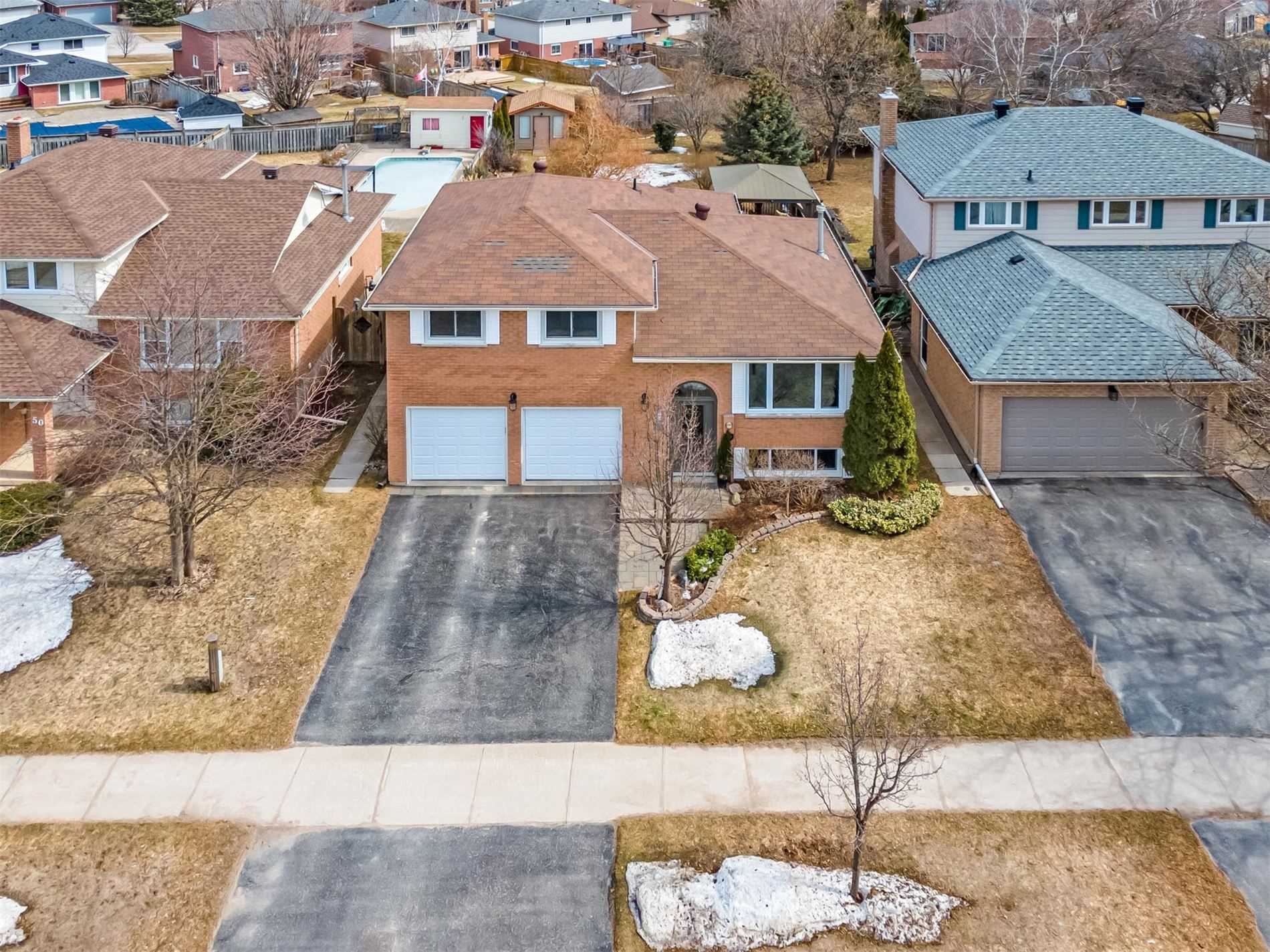 48 Laurentian Lane