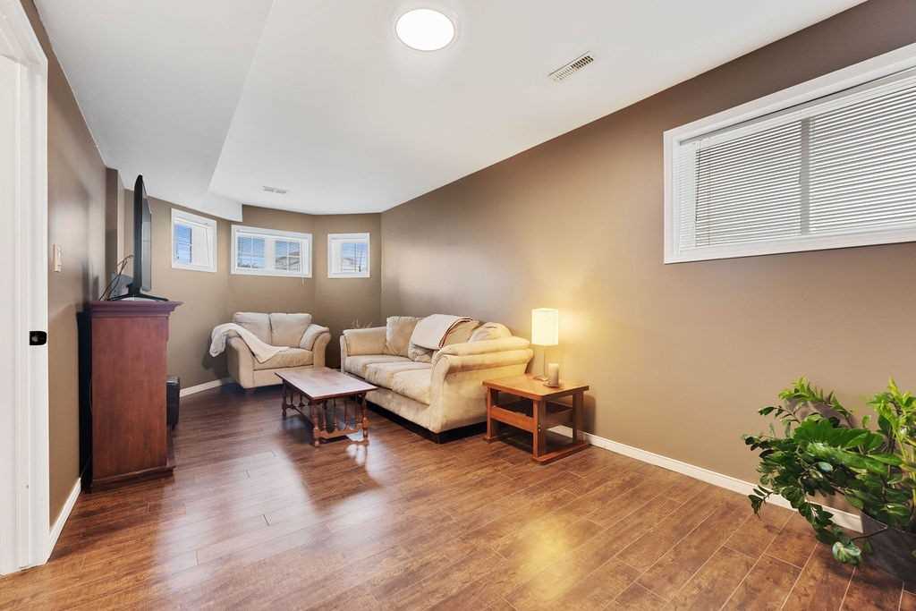 5 Golden Eagle Way