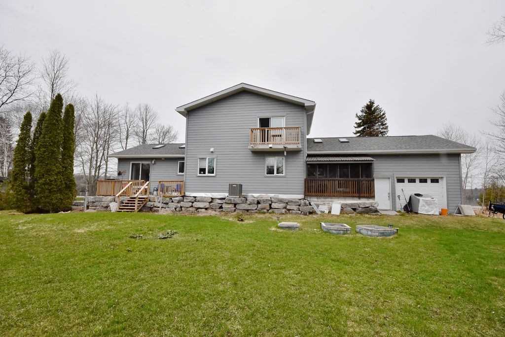 2858 Lakeshore Rd E