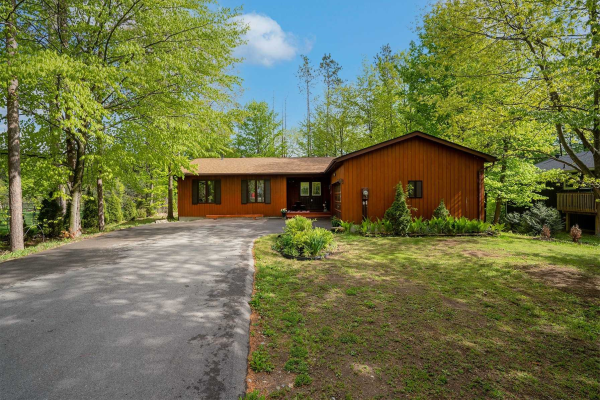 15 Cathedral Pines Rd, Oro-Medonte