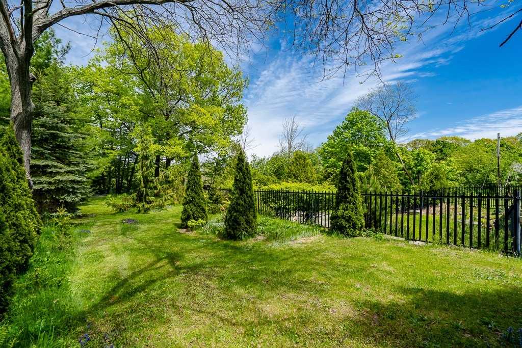 68 Royal Oak Dr