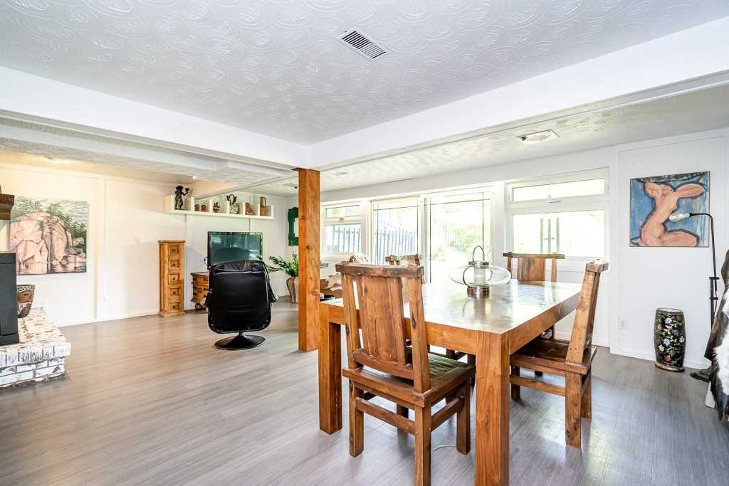 68 Royal Oak Dr