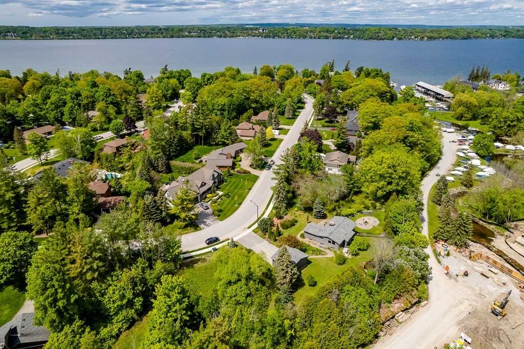 68 Royal Oak Dr