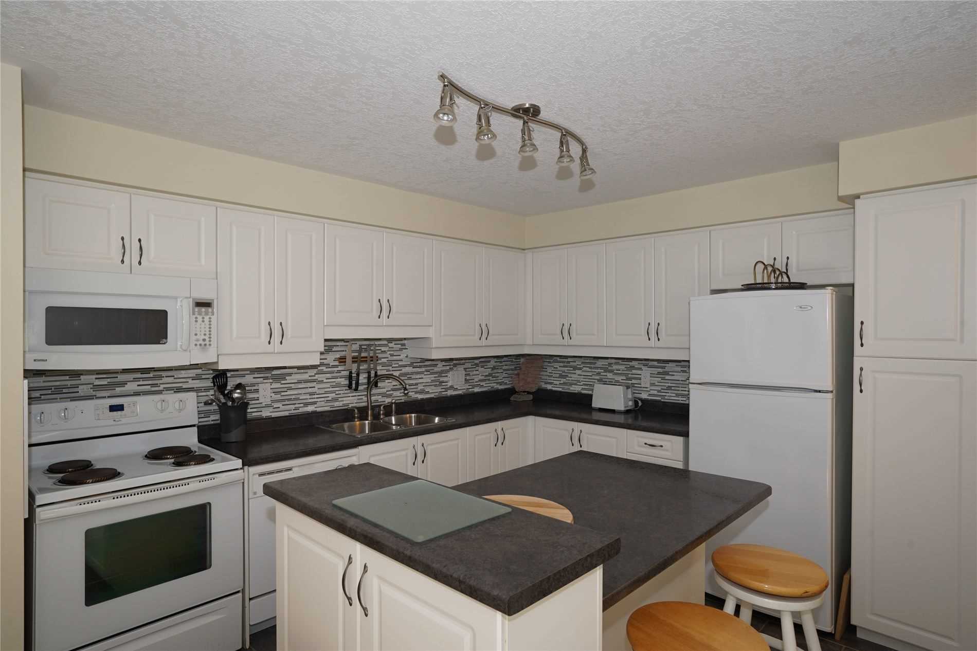 Listing S5659214 - Large Photo # 4