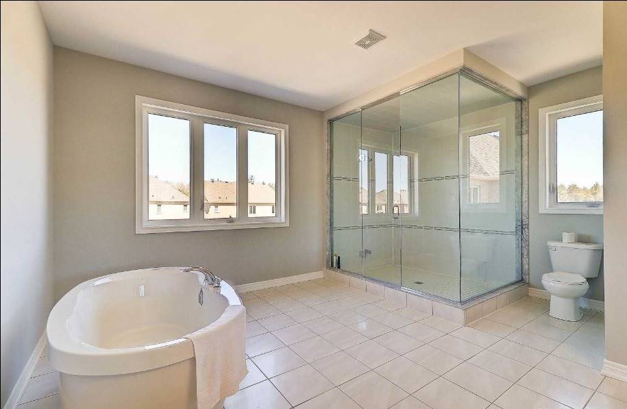 56 Redmond Cres
