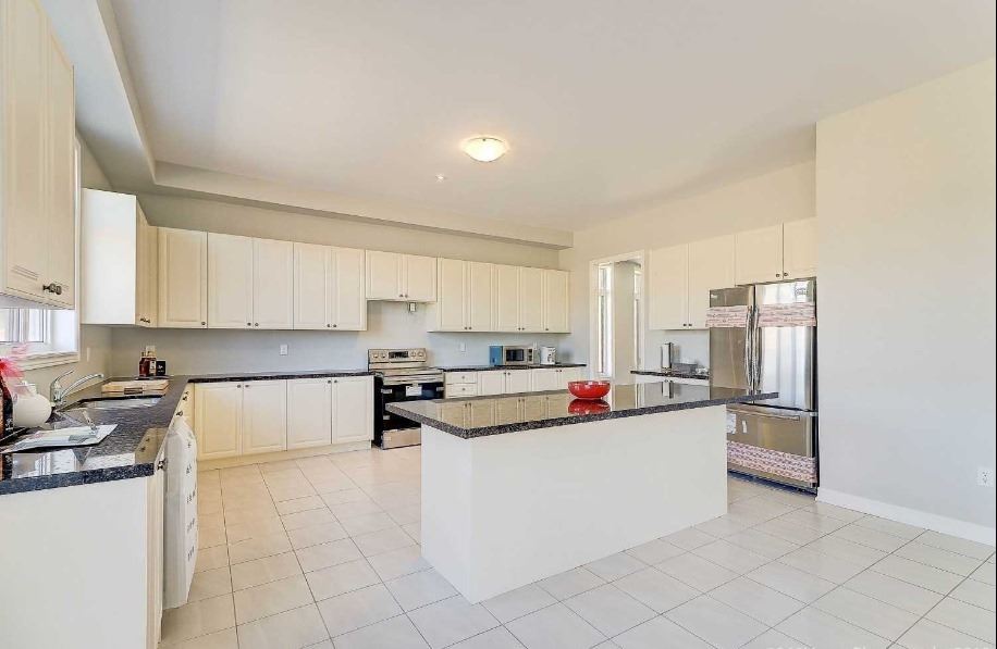 56 Redmond Cres