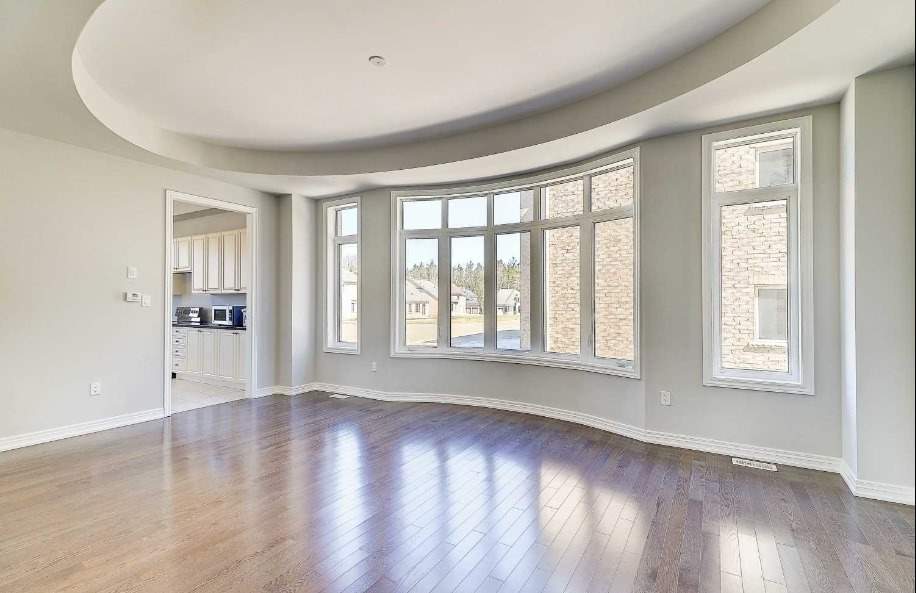 56 Redmond Cres