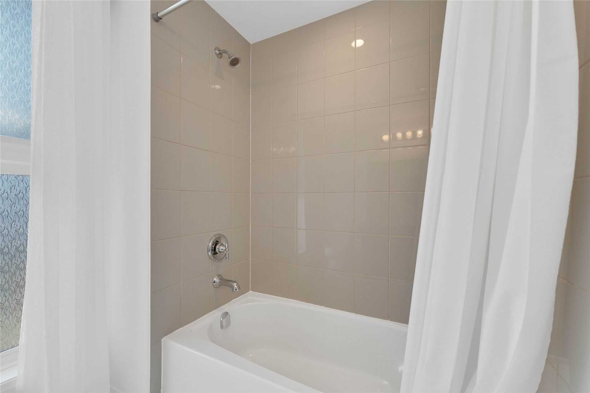 300 Essa Rd, #510