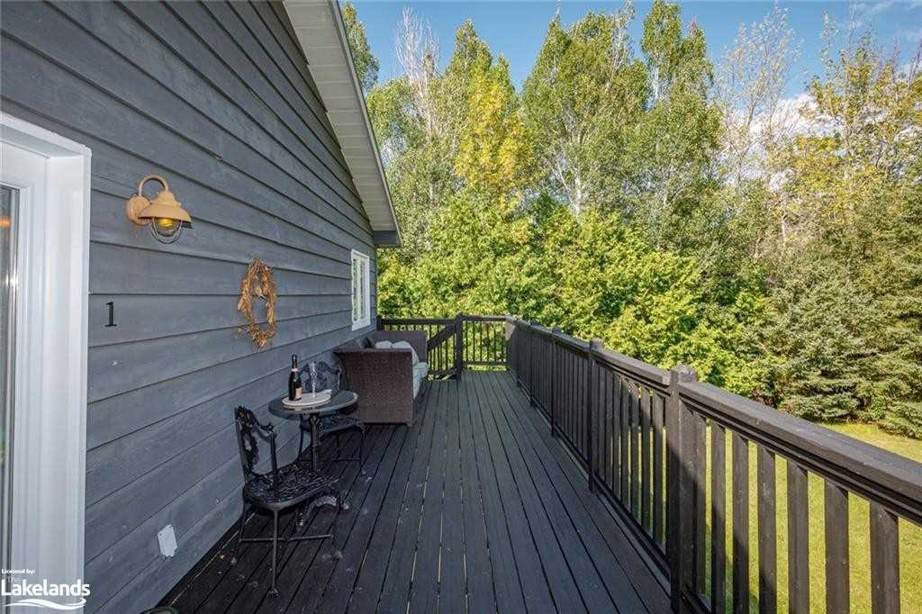 20 Forest Dr