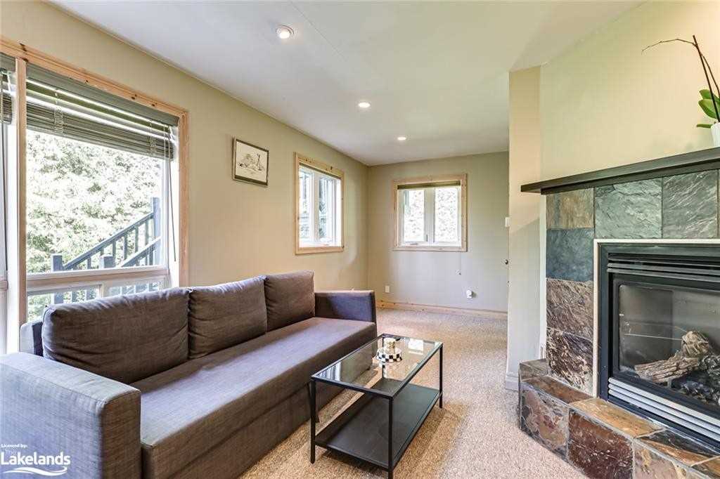 20 Forest Dr