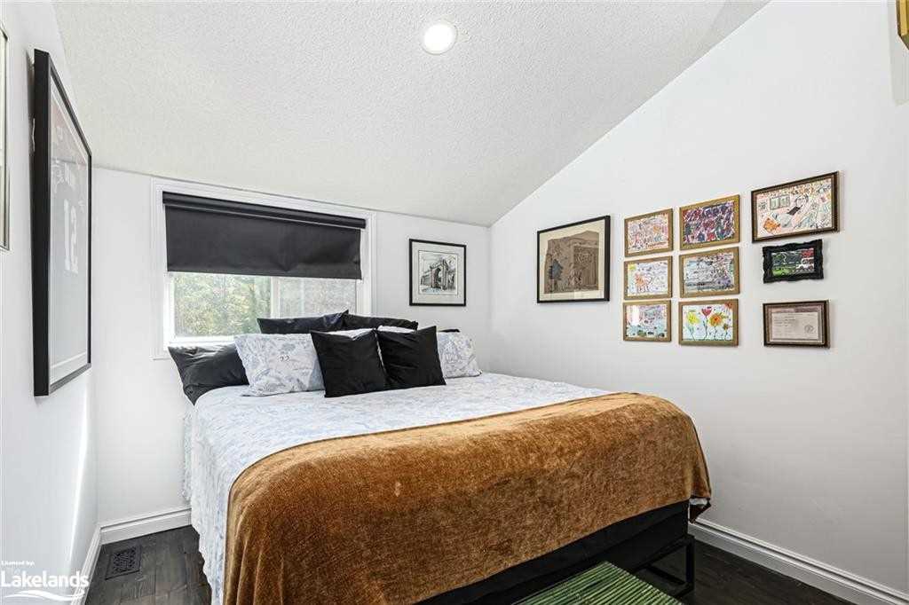 20 Forest Dr