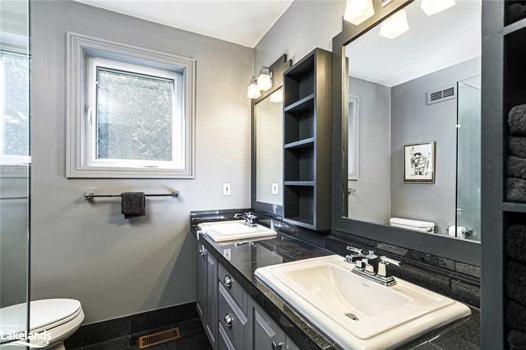 20 Forest Dr