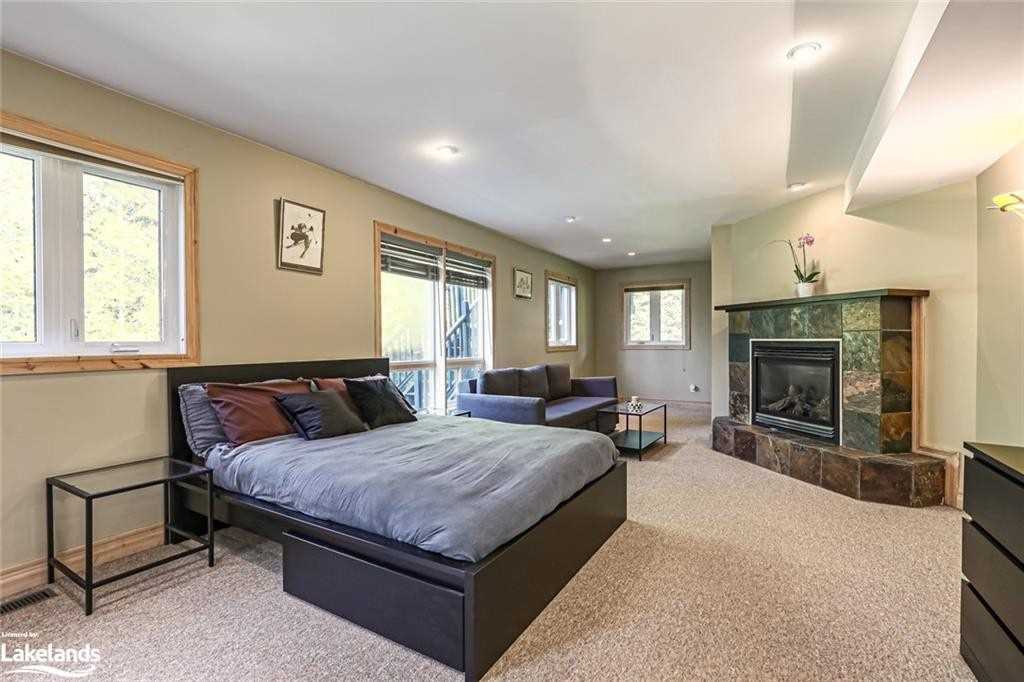 20 Forest Dr