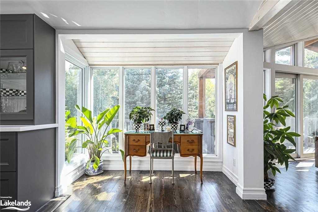 20 Forest Dr