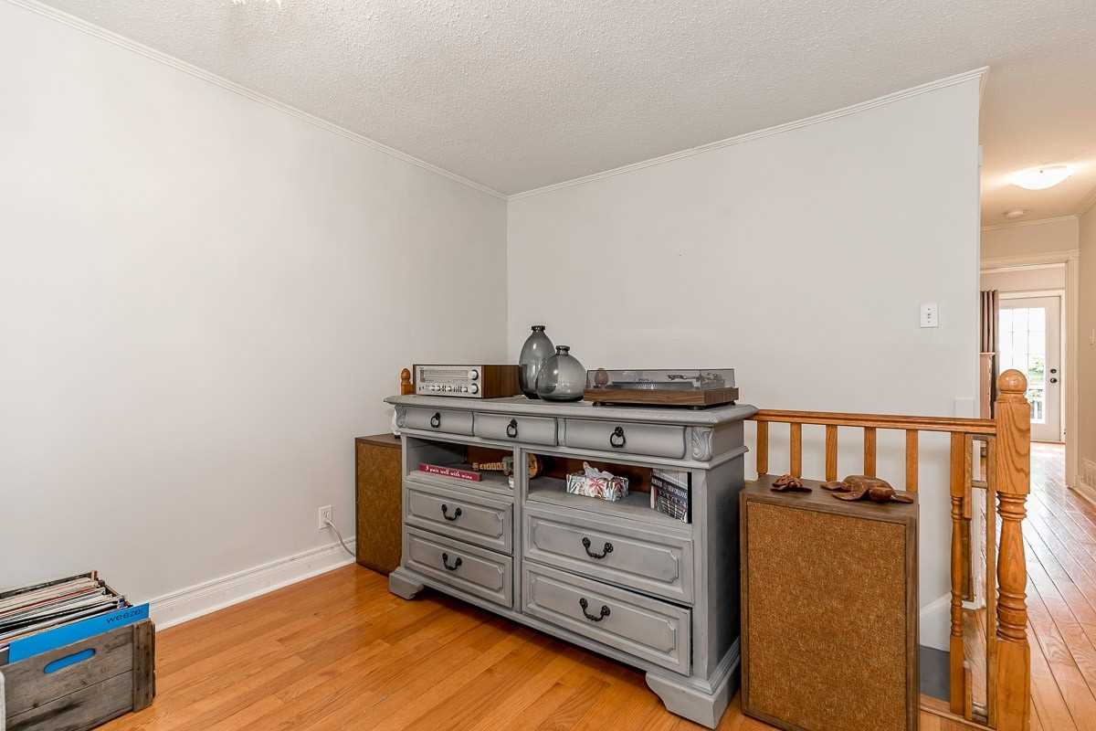 62 Courtice Cres