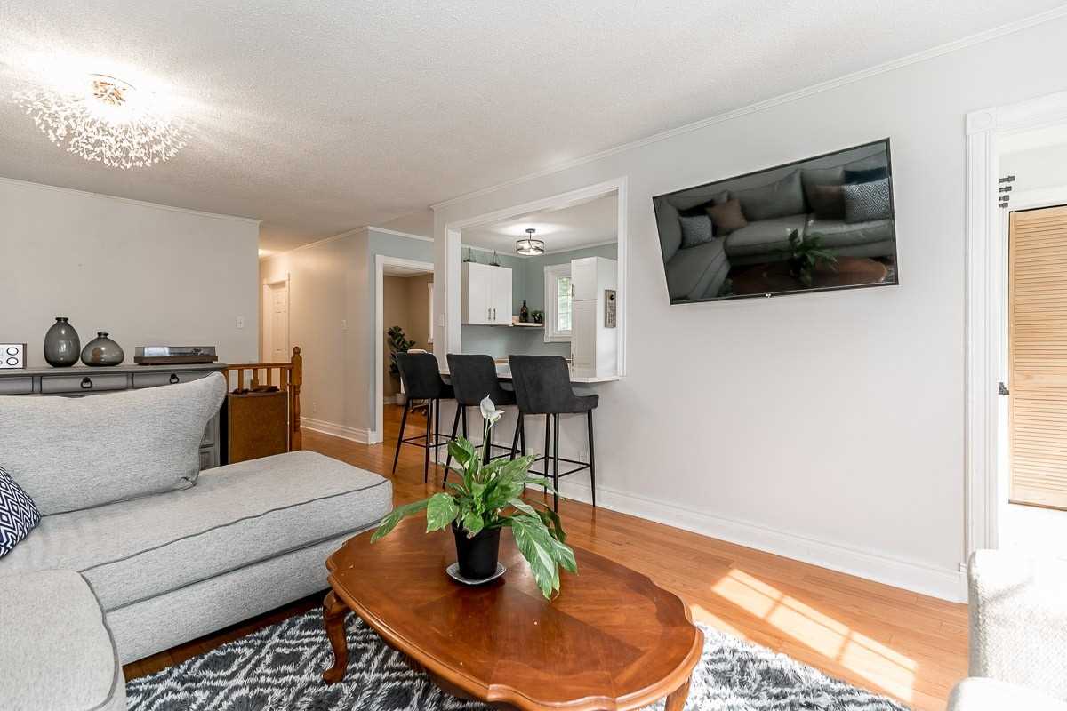 62 Courtice Cres