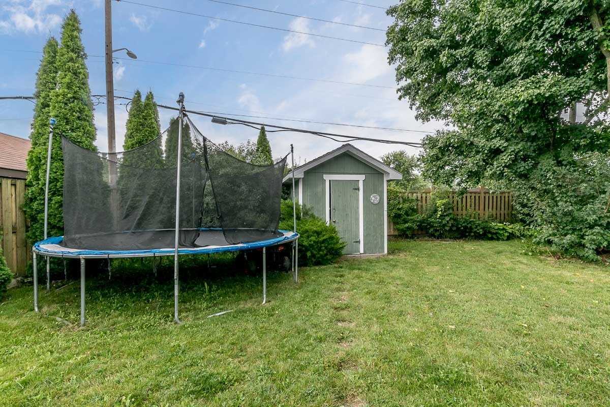 62 Courtice Cres