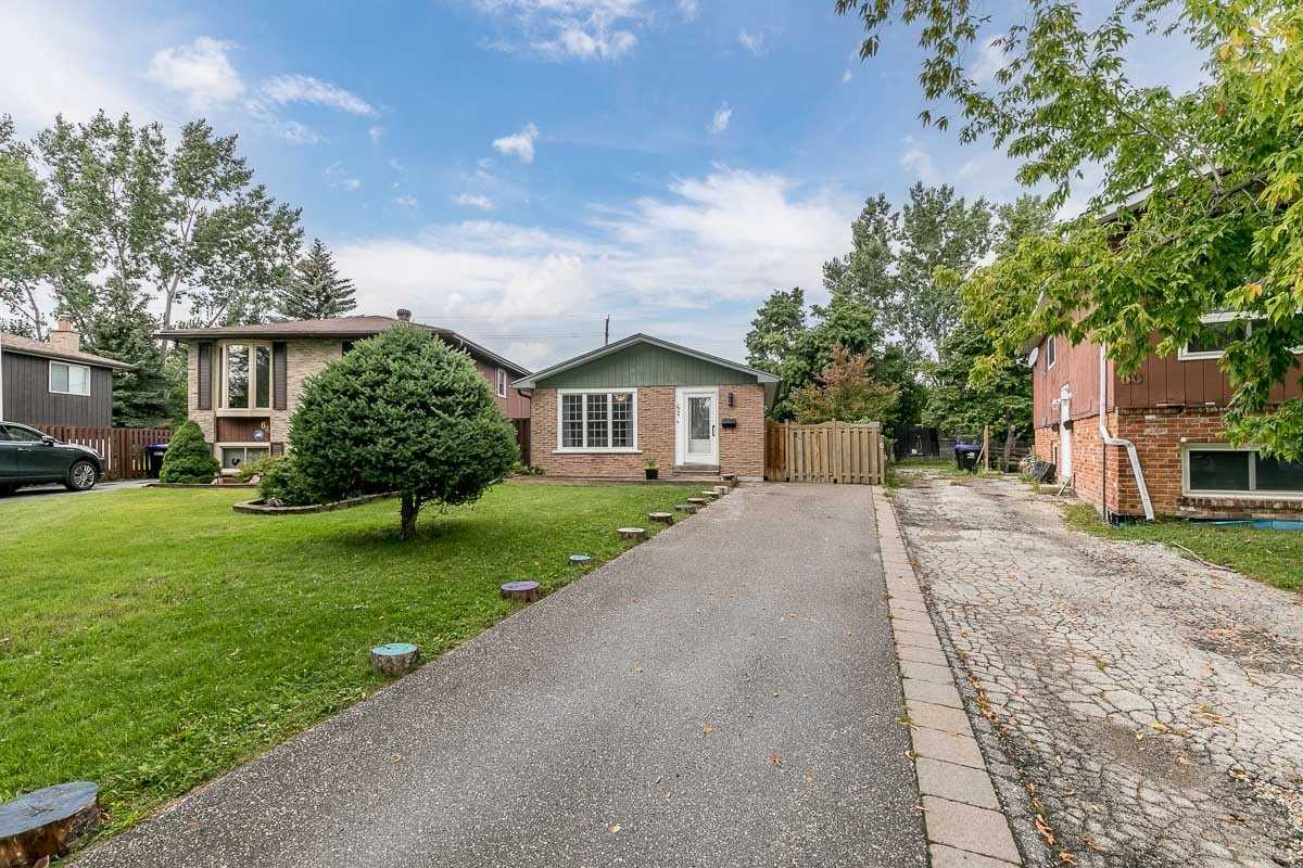 62 Courtice Cres