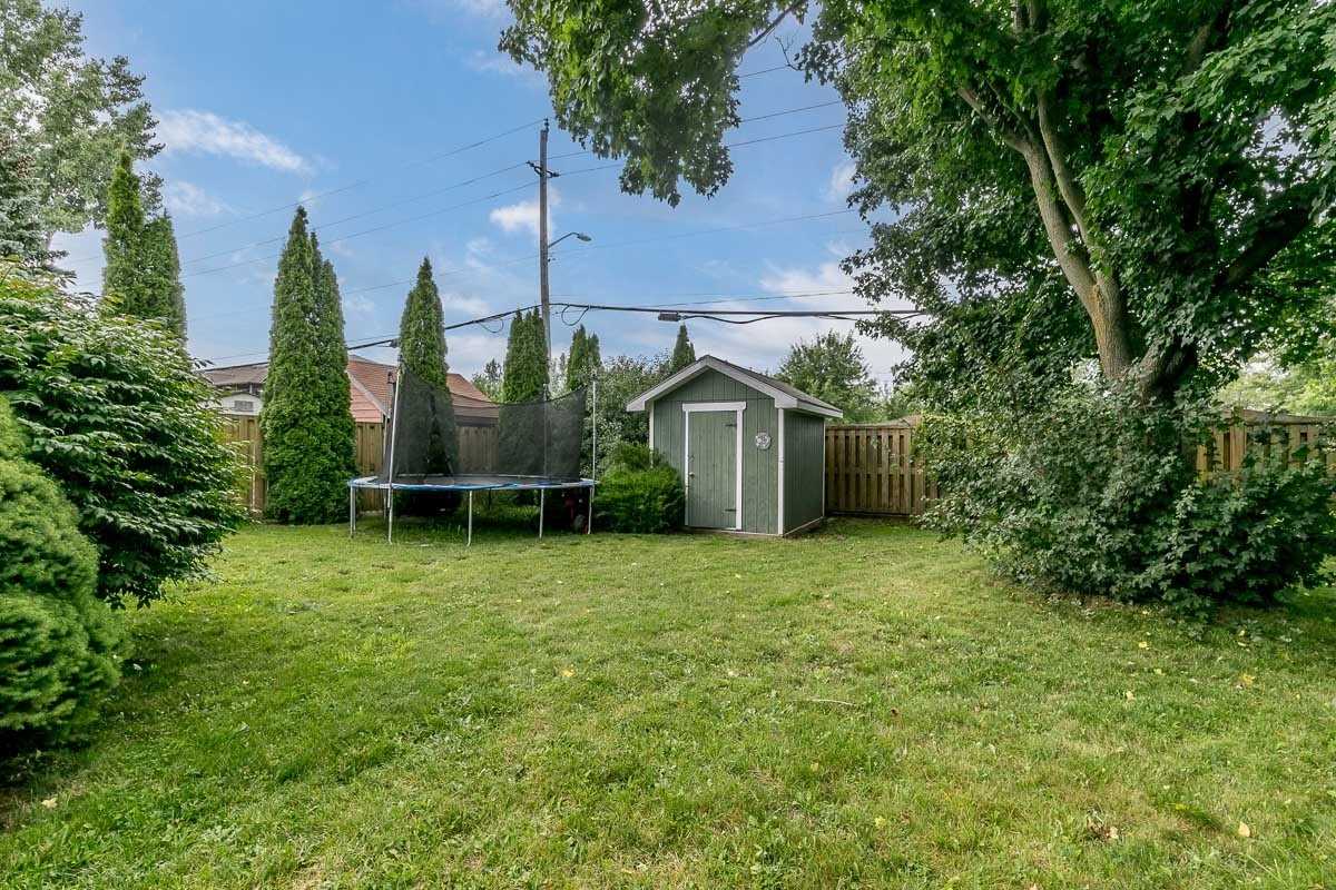 62 Courtice Cres