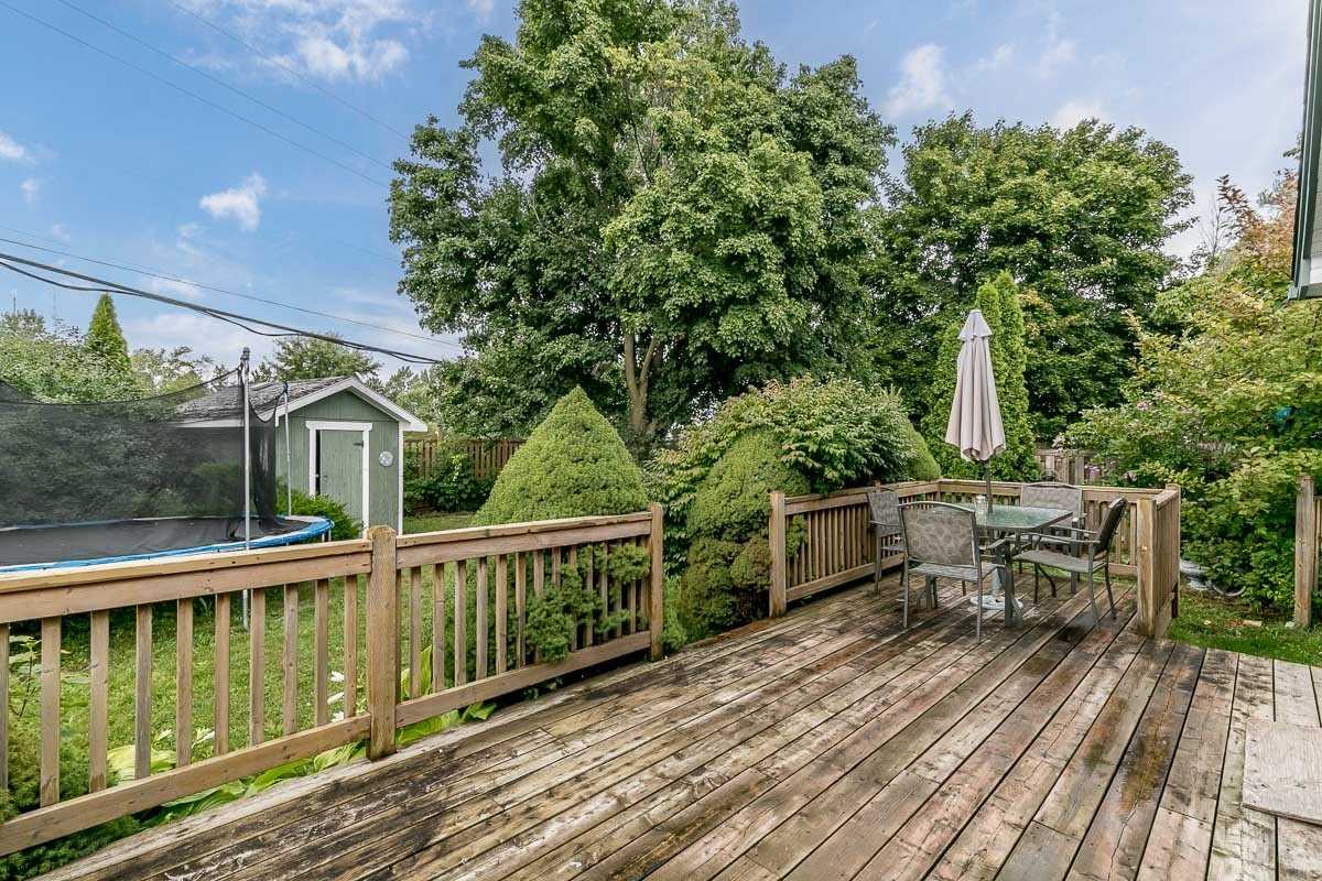 62 Courtice Cres