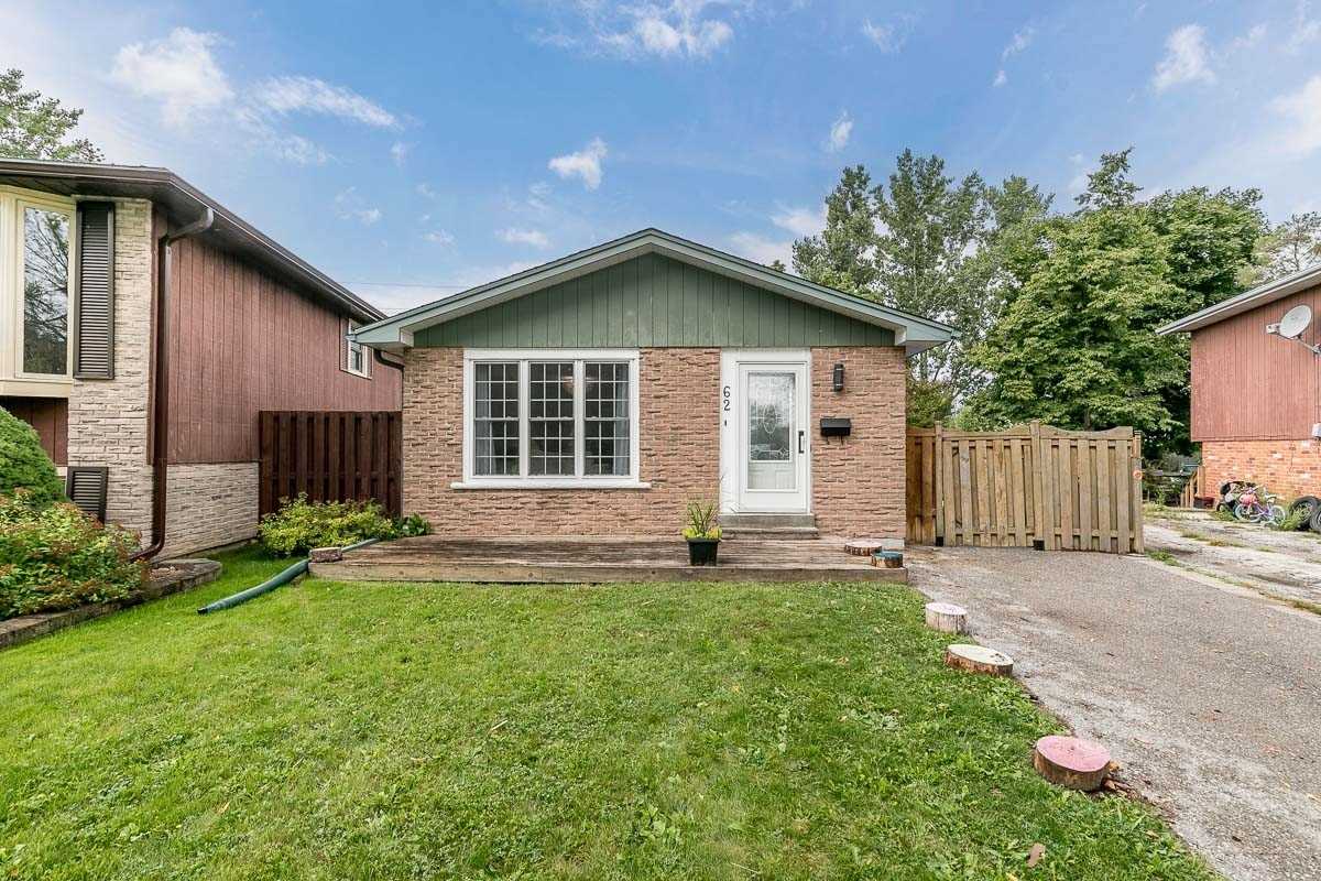62 Courtice Cres