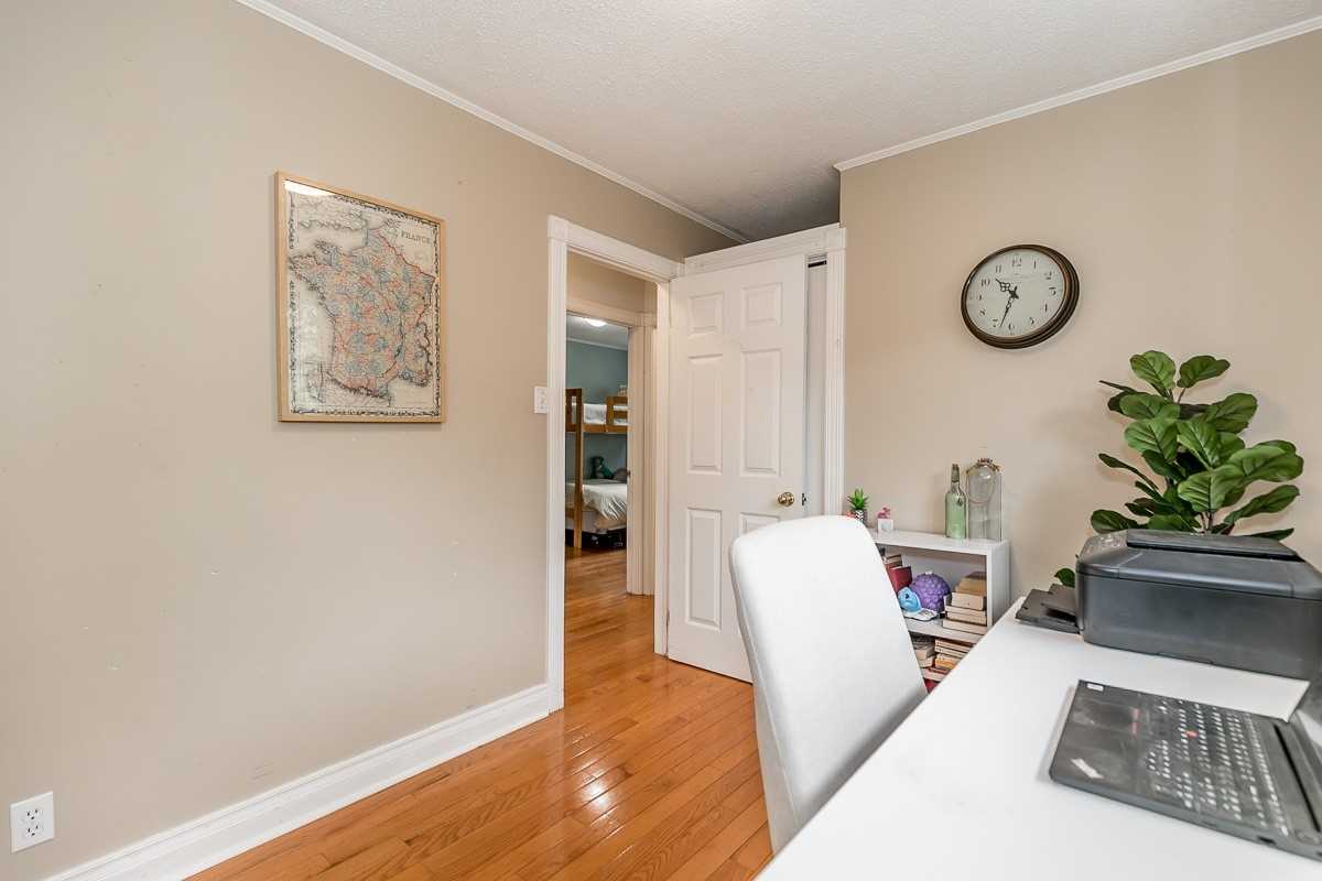 62 Courtice Cres