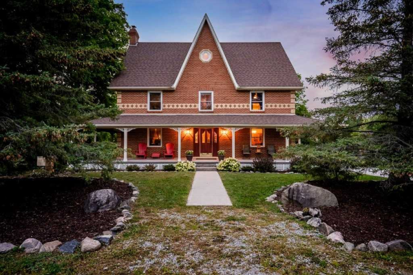 301 4 Concession E, Tiny